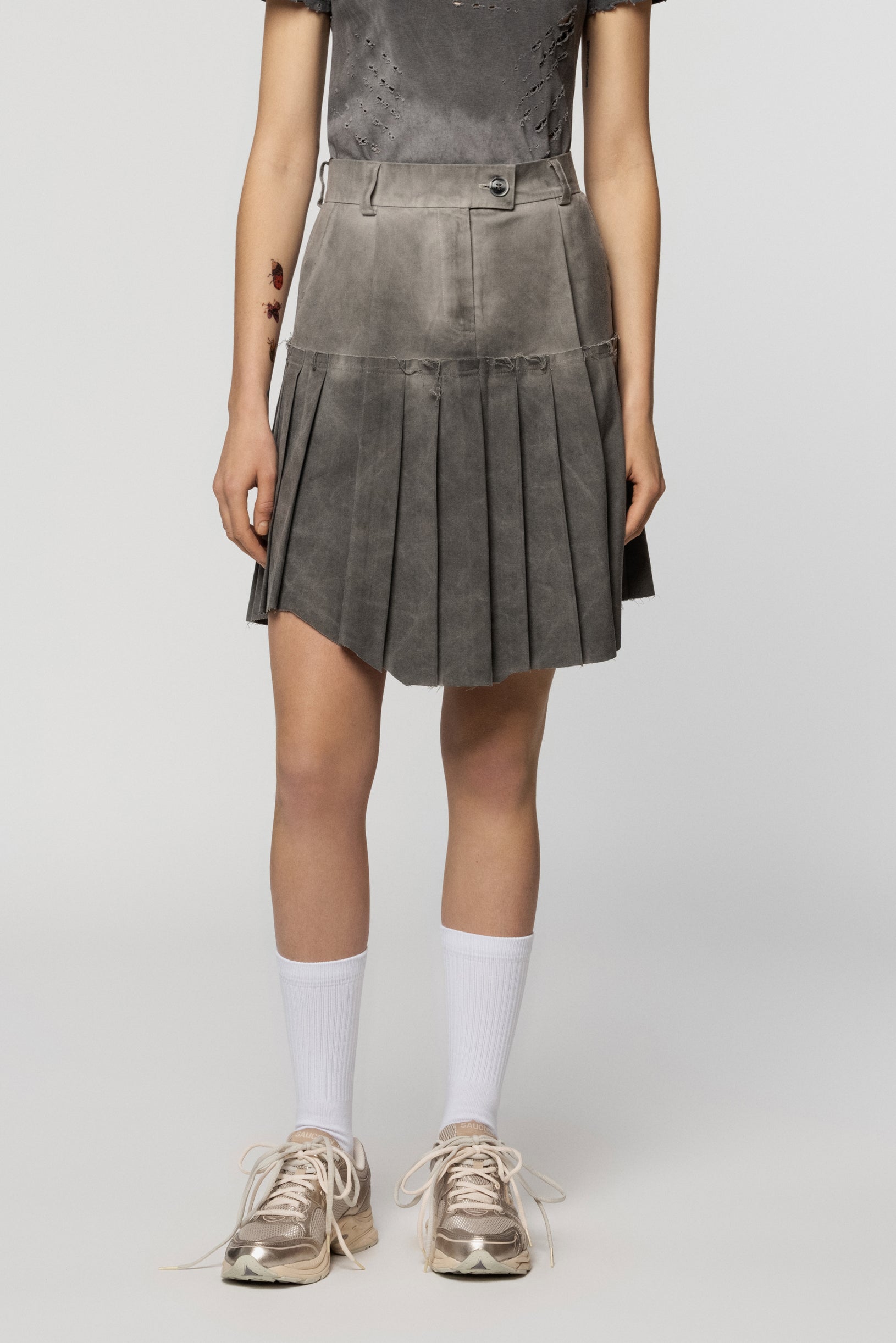 Raw Faded School Skirt Grey
