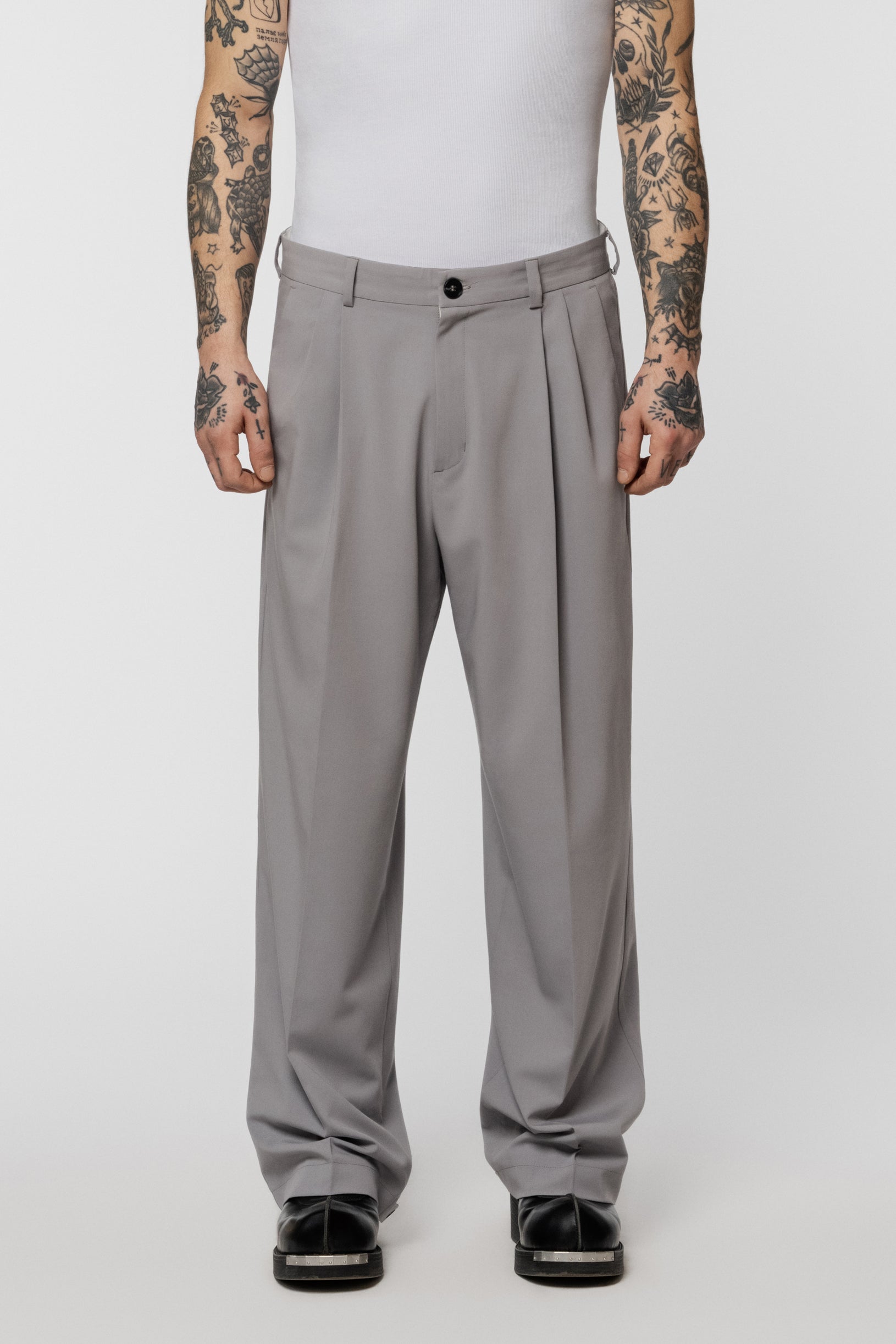 Grey wide-cut trousers made of viscose suit fabric