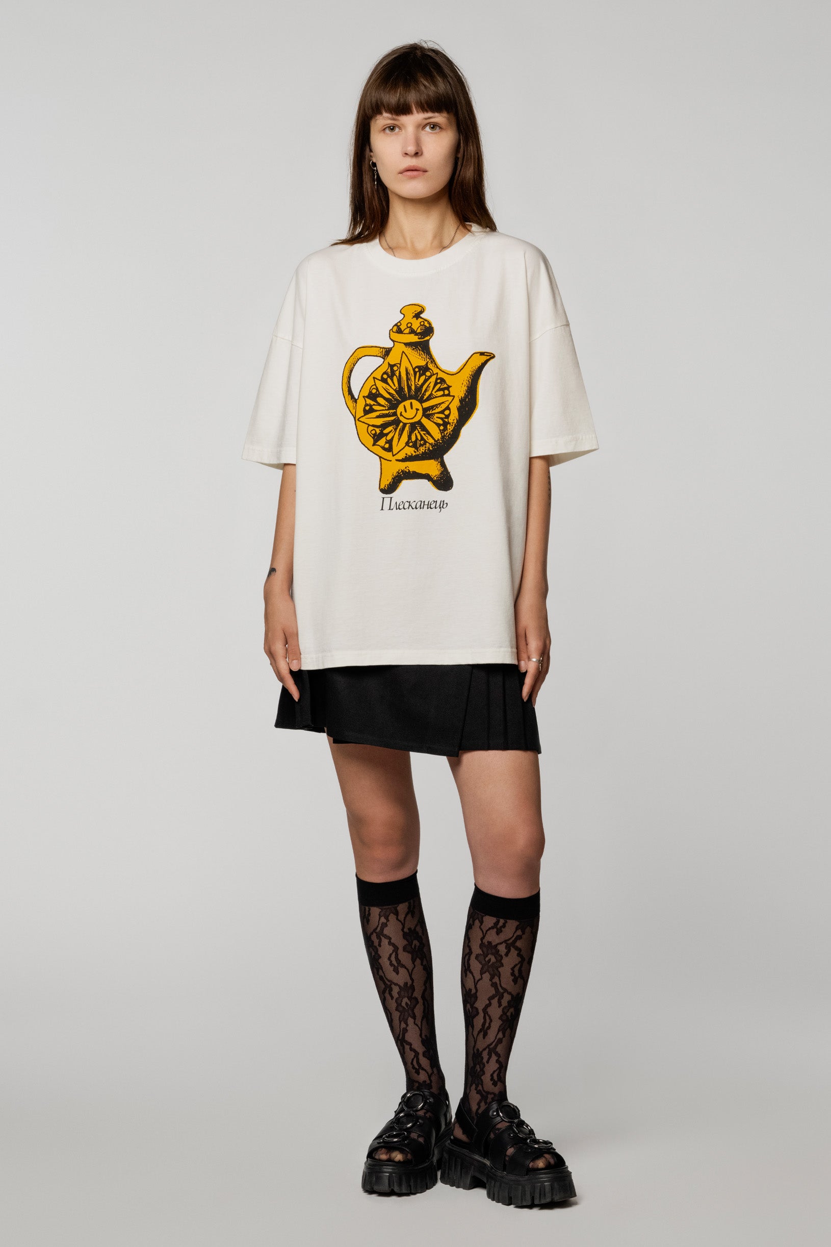 Syndicate x Derega  Pleskanets T-Shirt Ivory