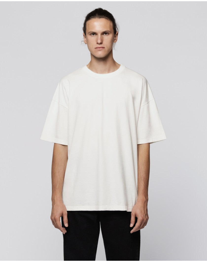Milk-colored oversize t-shirt made of organic cotton, unisex