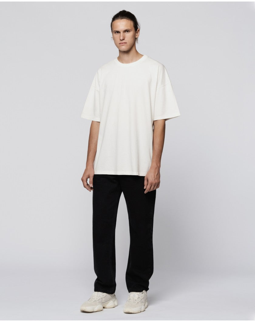 Milk-colored oversize t-shirt made of organic cotton, unisex