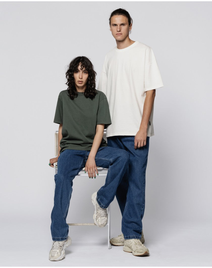 Milk-colored oversize t-shirt made of organic cotton, unisex