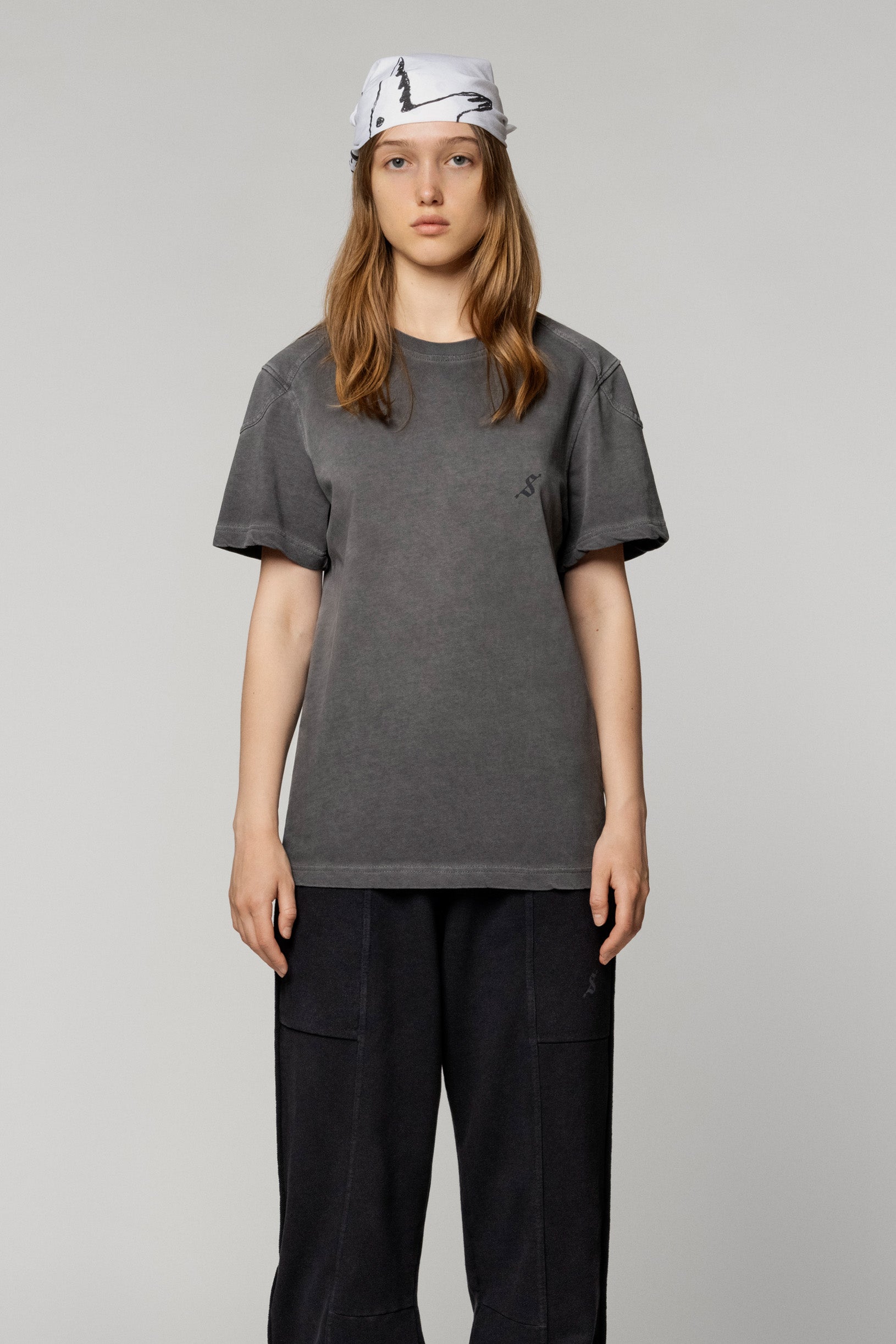 Shoulder amplifiers faded t-shirt gray