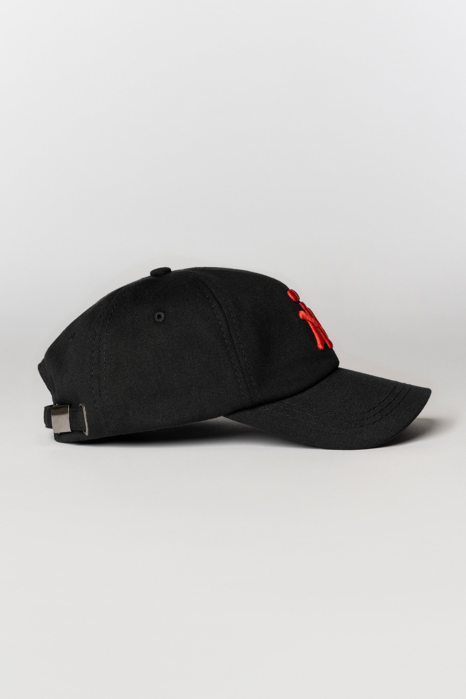 ЇN - 6panel cap black/red