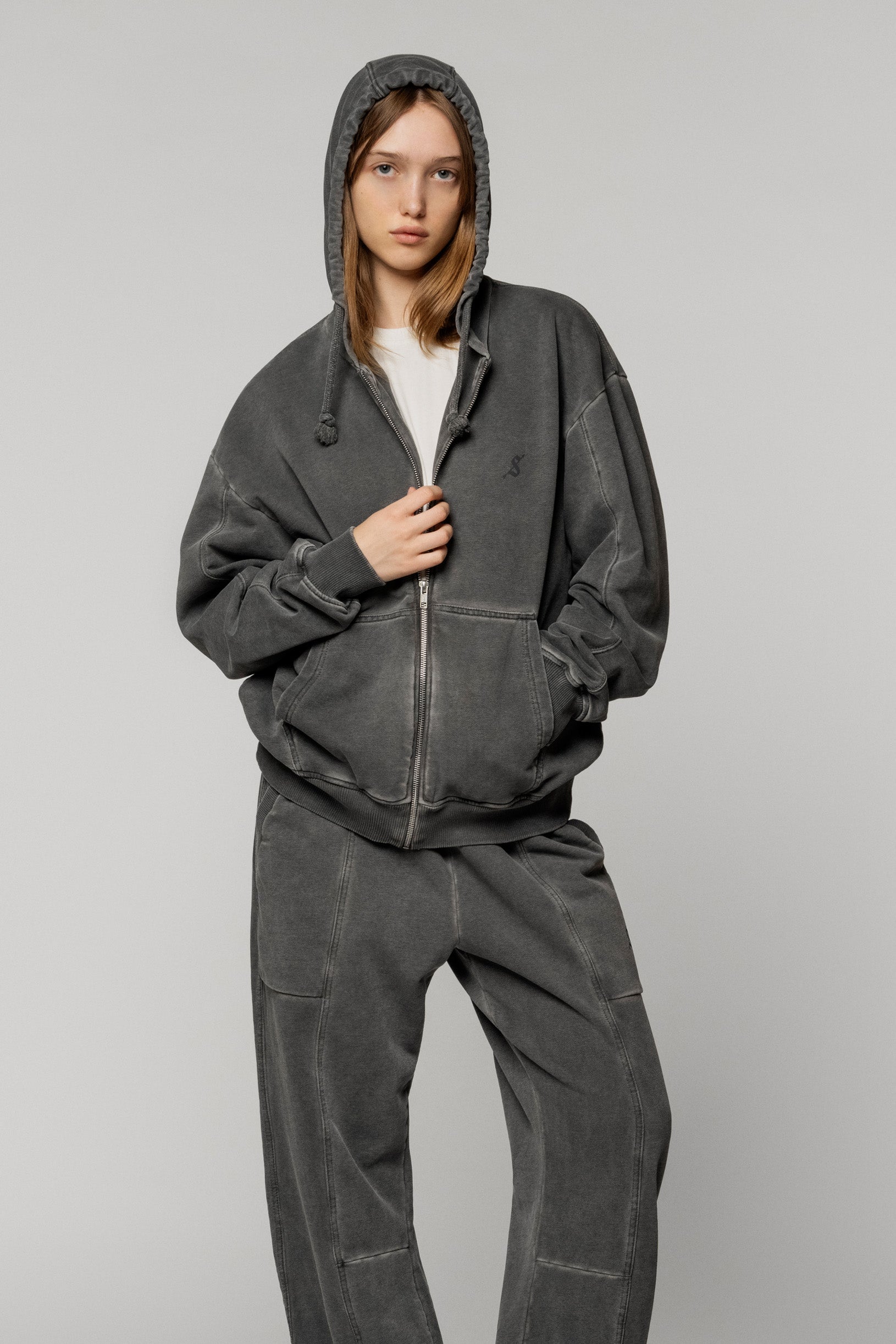 Faded arrow zip hoodie gray