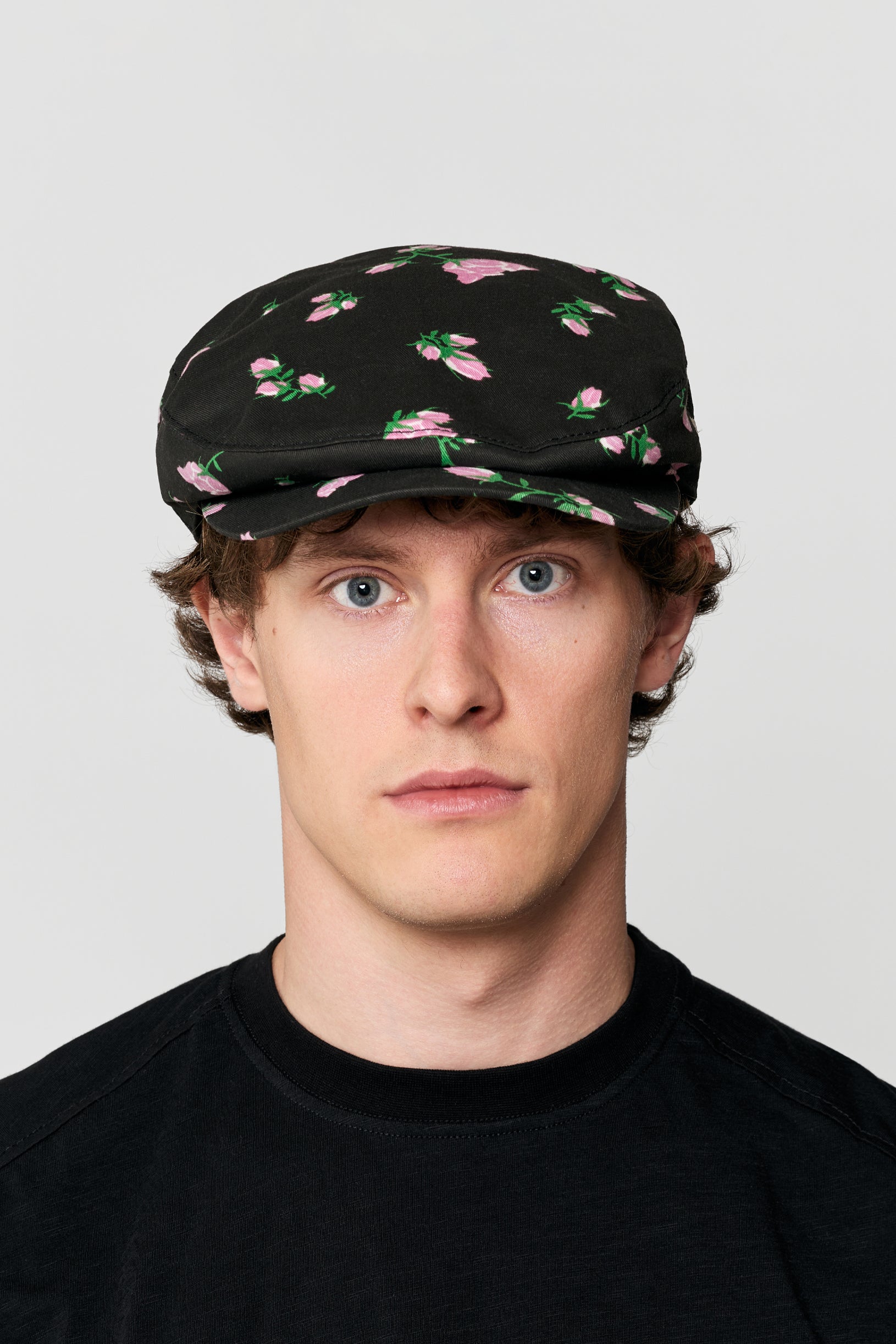 Ivy Cap Flower Black