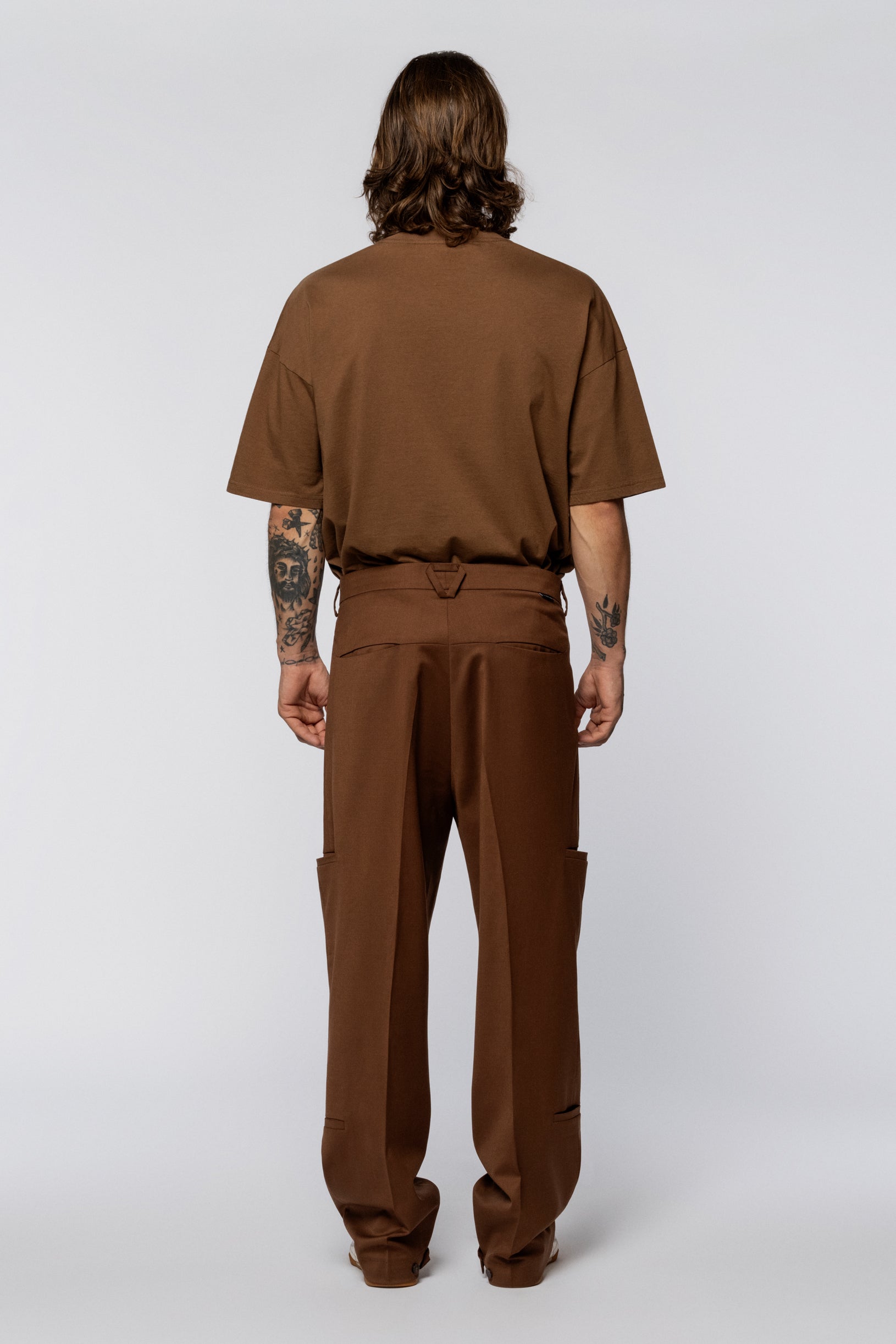 Brown cargo pants with side pockets