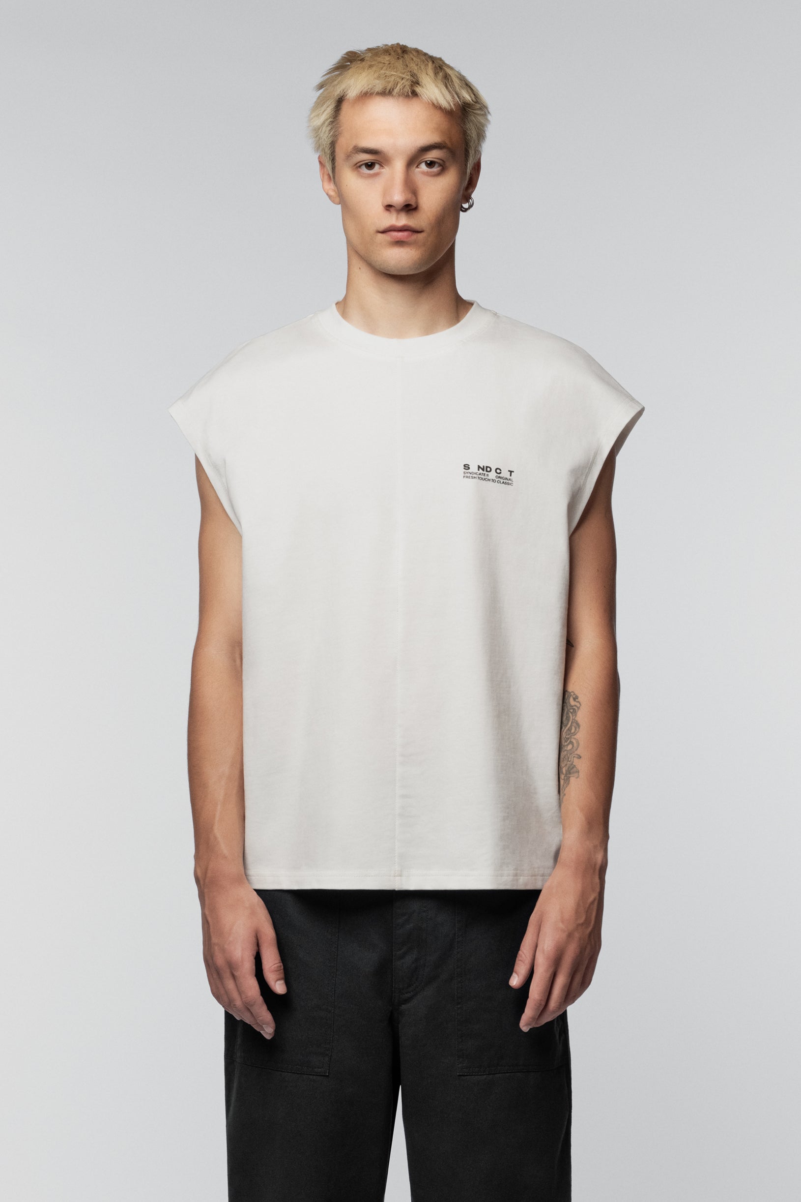 Футболка без рукавів SNDCT біла