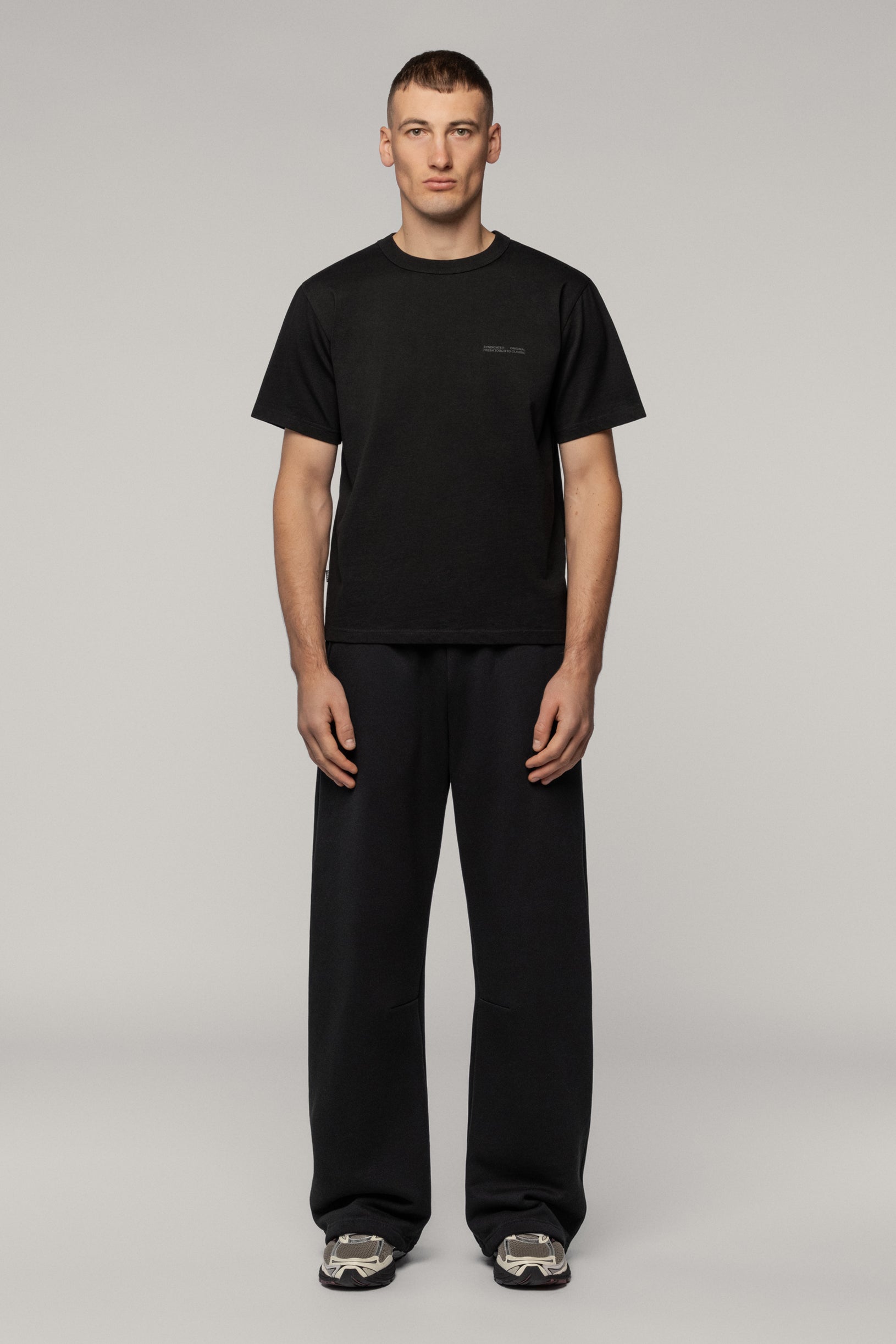 Темно-синя Фарбована Класична Футболка