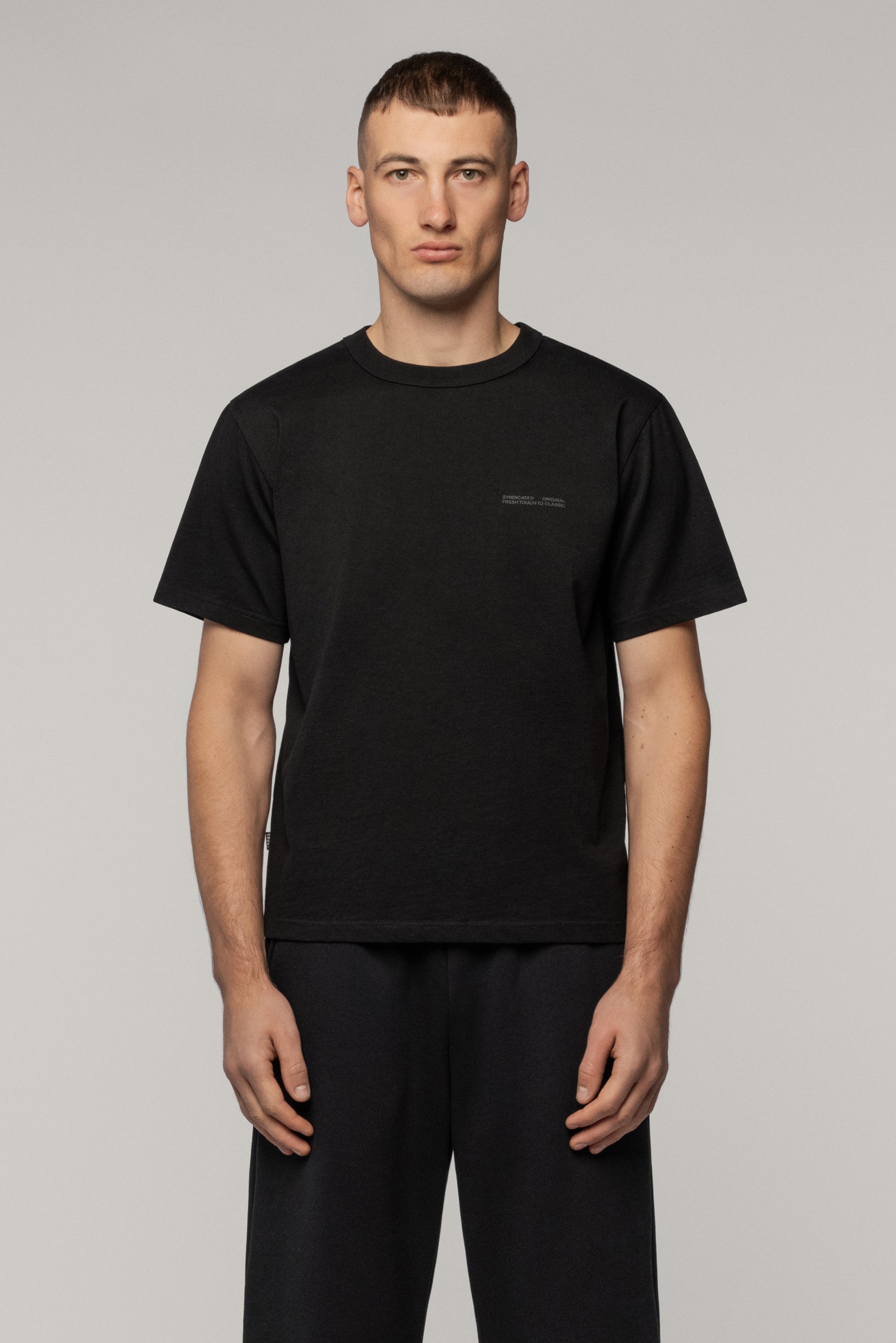 Темно-синя Фарбована Класична Футболка