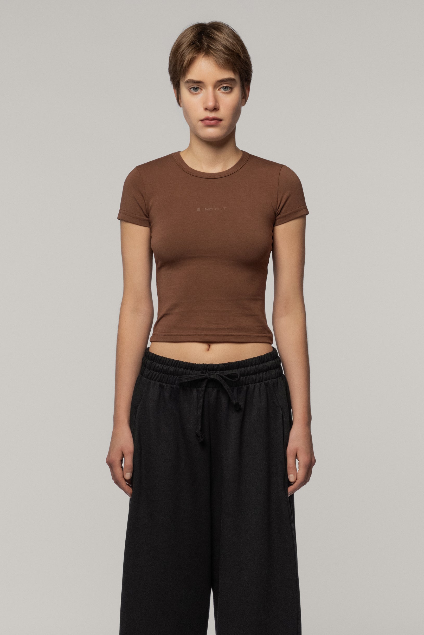 Woman Cropped Slim Fit T-shirt Brown