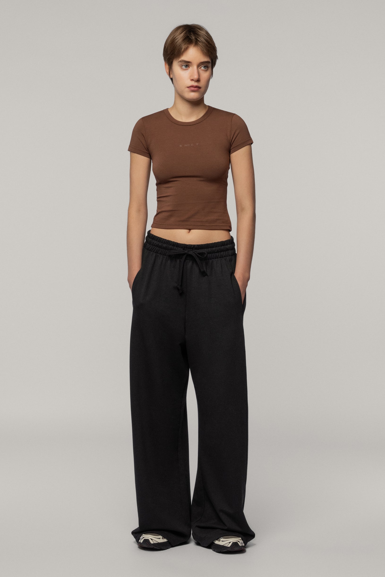 Woman Cropped Slim Fit T-shirt Brown