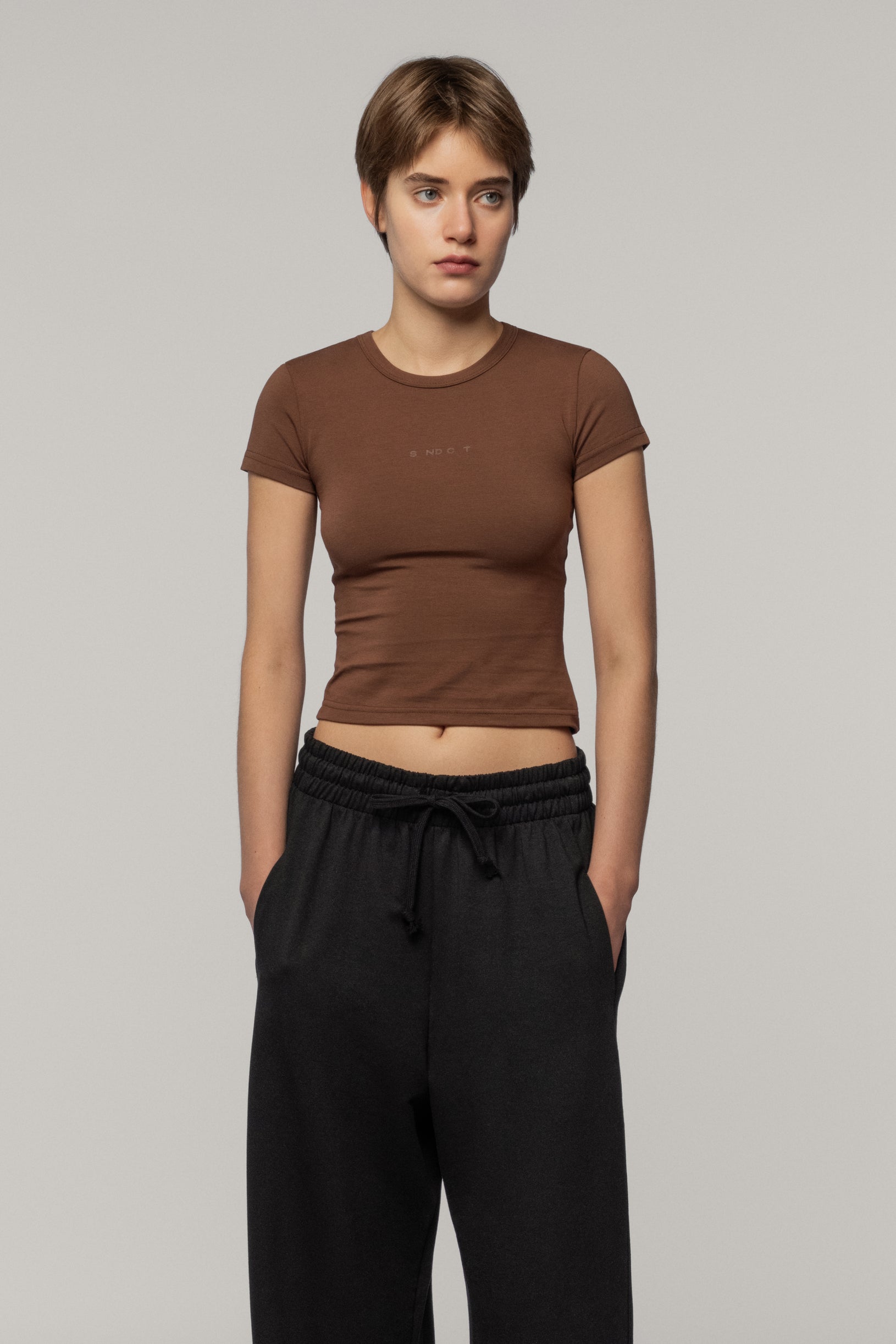 Woman Cropped Slim Fit T-shirt Brown