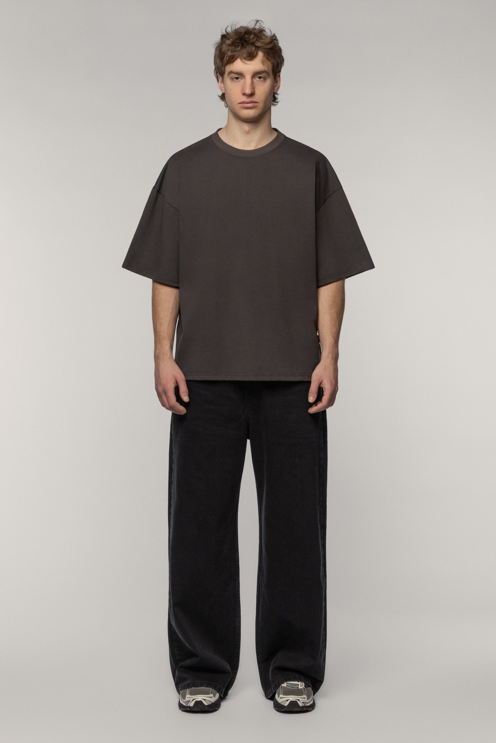 Коричнева щільна оверсайз футболка