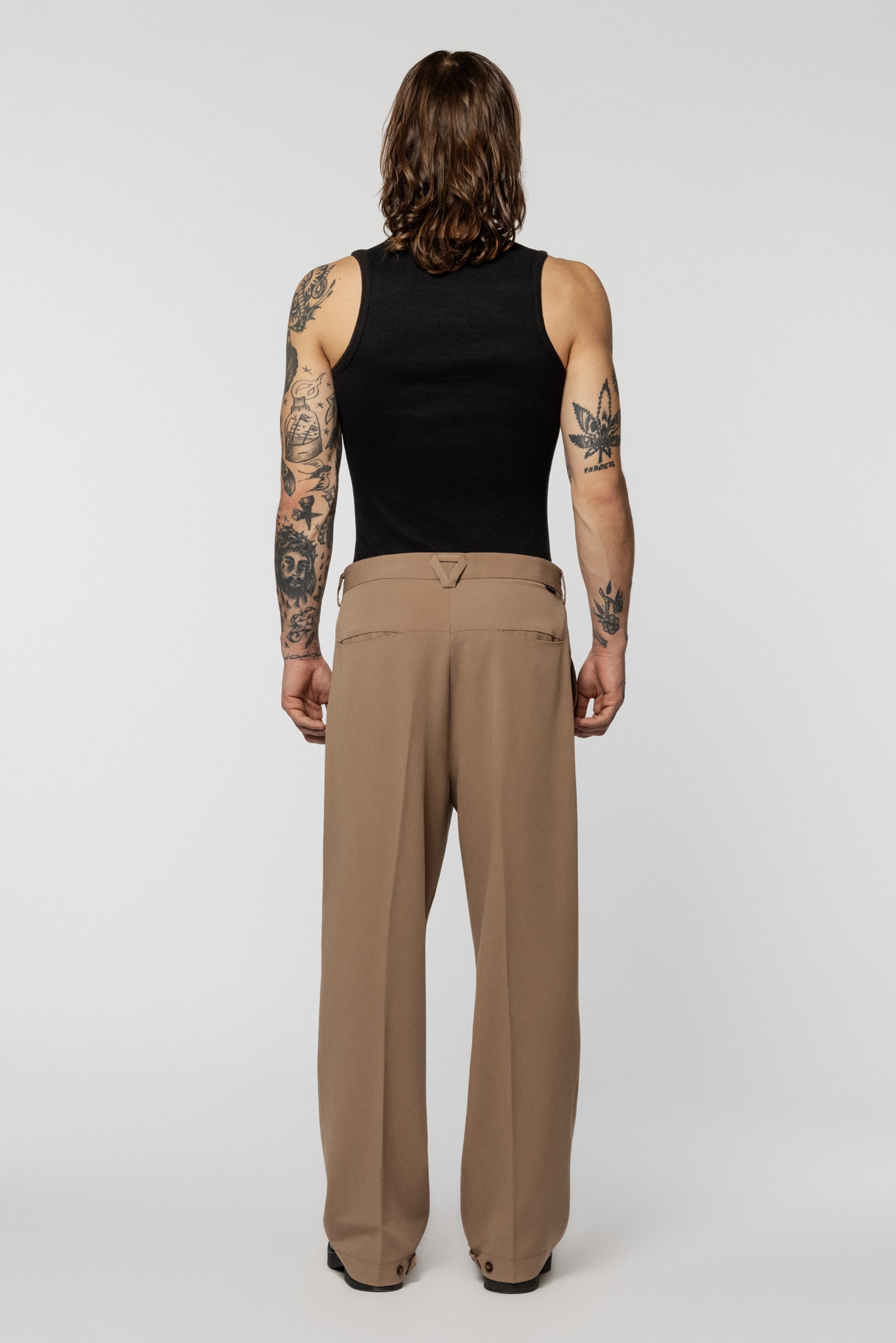 Beige Wide Slax pants with tucks and a straight cut