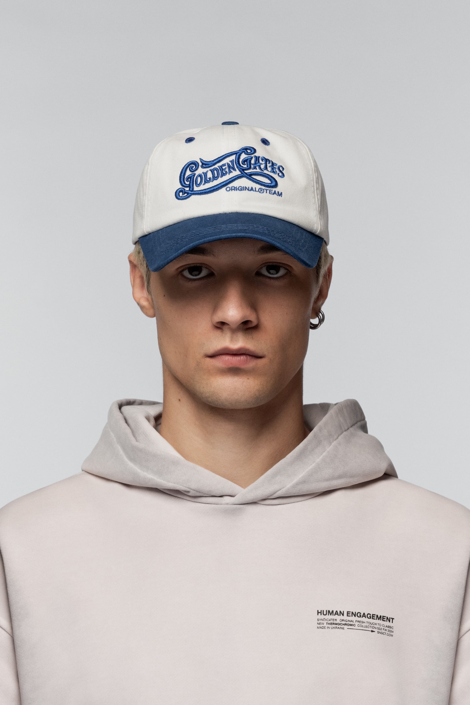 Кепка Золоті Ворота з Синьою Вишивкою