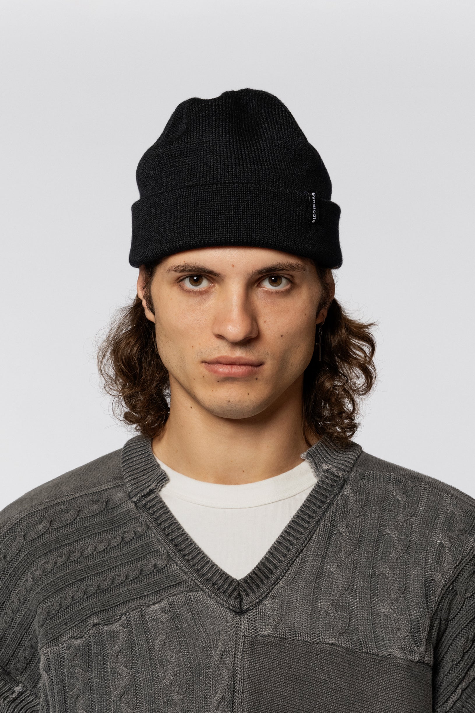 Basic black beanie made of merino wool