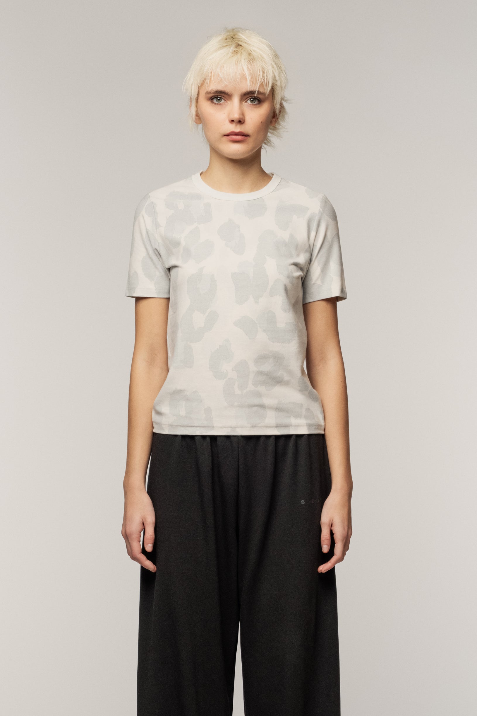 Reverse Women's T-shirt Camo Print