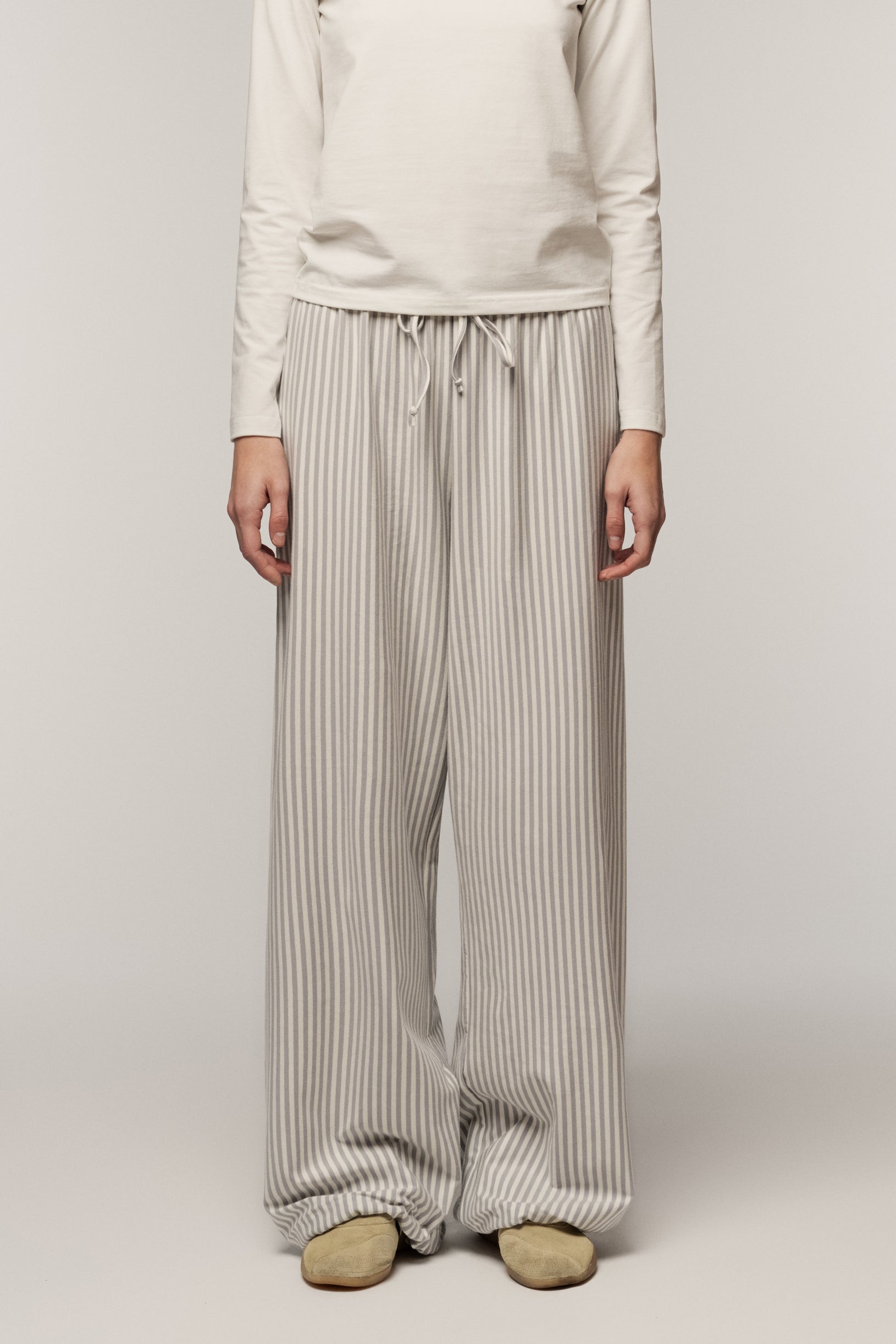 Штани палацо сіра смужка