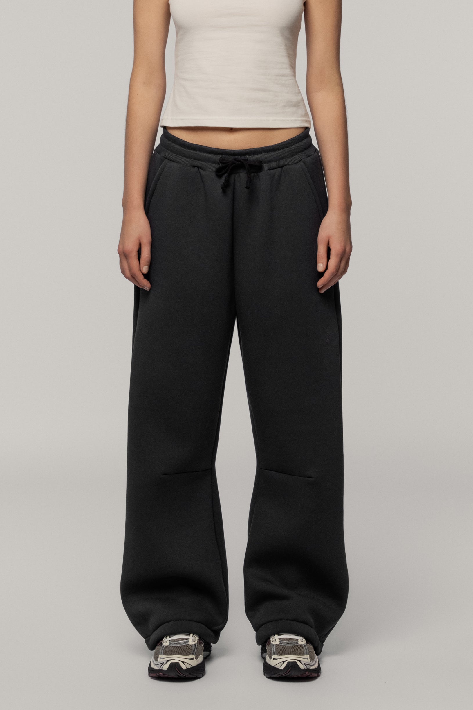 Arrow Logo Sweatpants Graphite