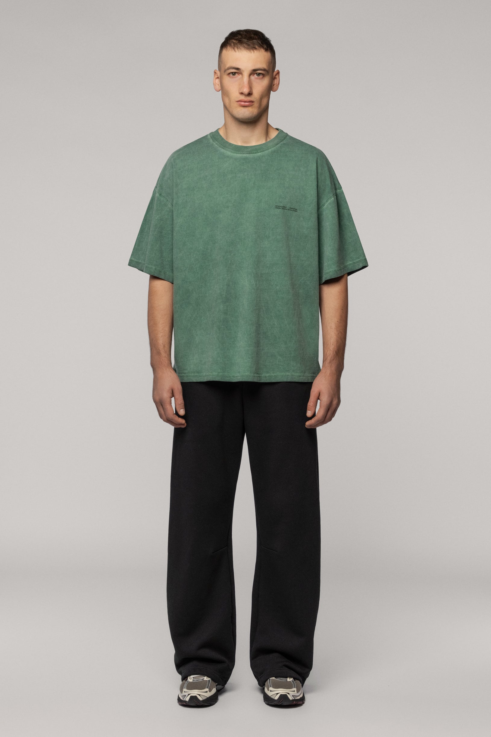 Футболка Фарбована з Логотипом Зелена