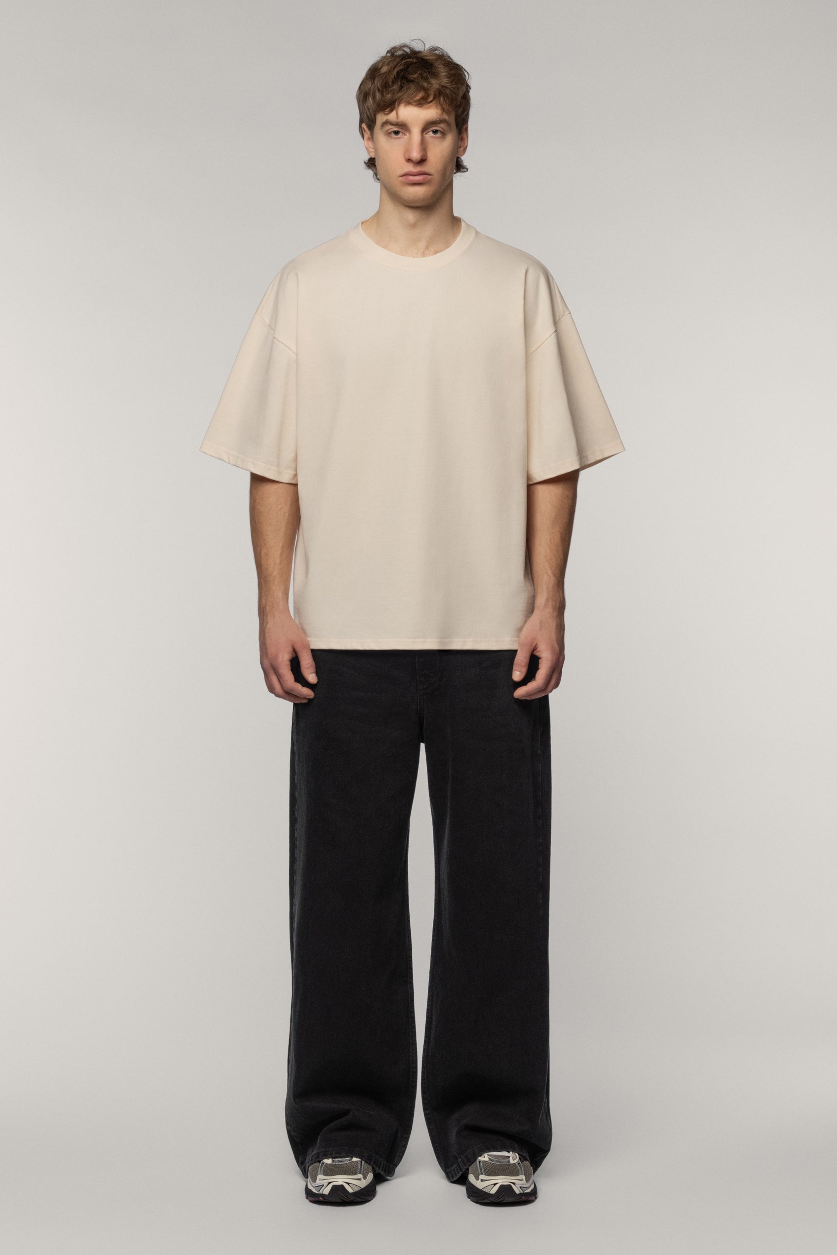 Персикова щільна оверсайз футболка