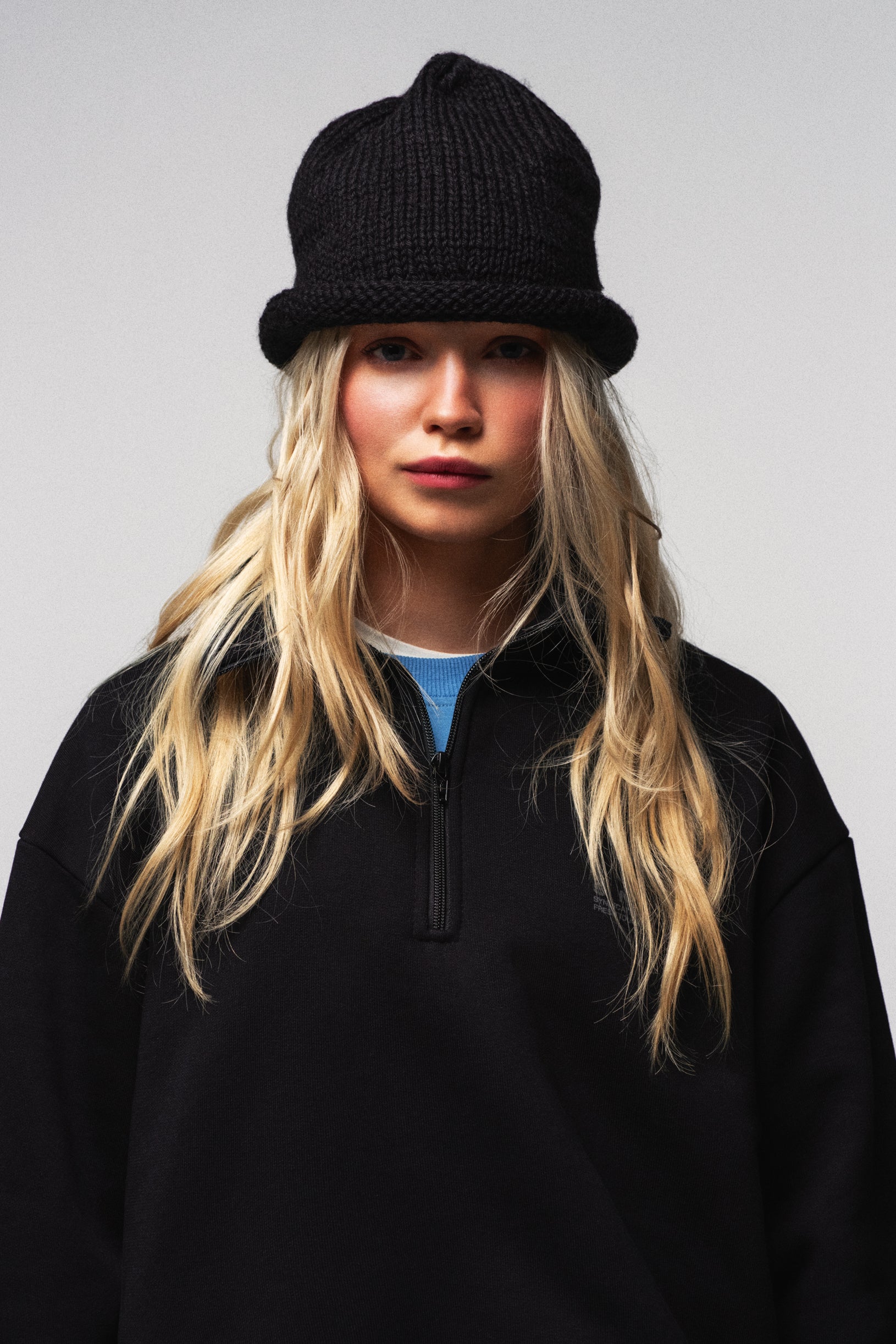 Вовняна Шапка Ручної В'язки Чорна