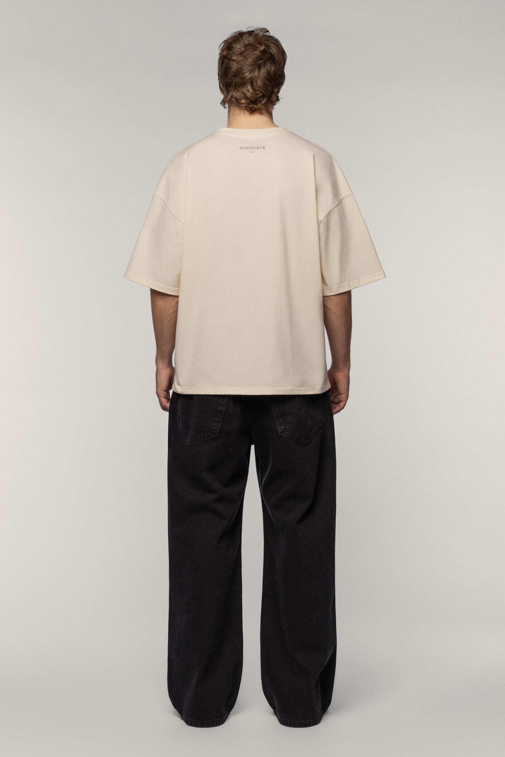 Персикова щільна оверсайз футболка