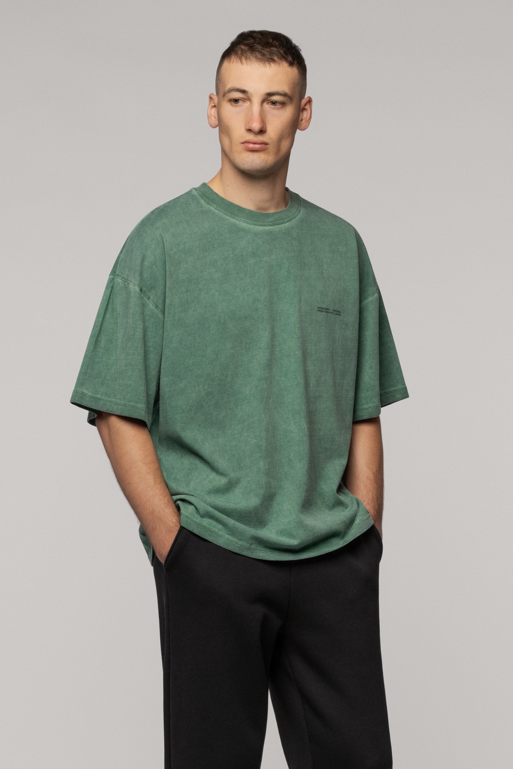 Футболка Фарбована з Логотипом Зелена