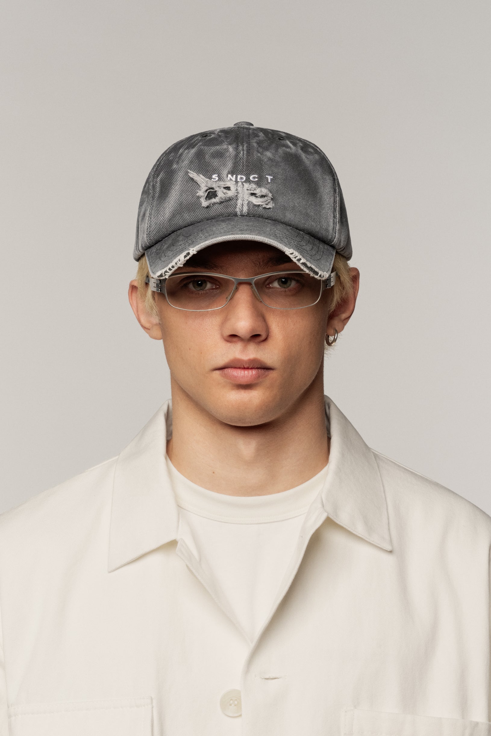 Distressed Baseball Cap Grey