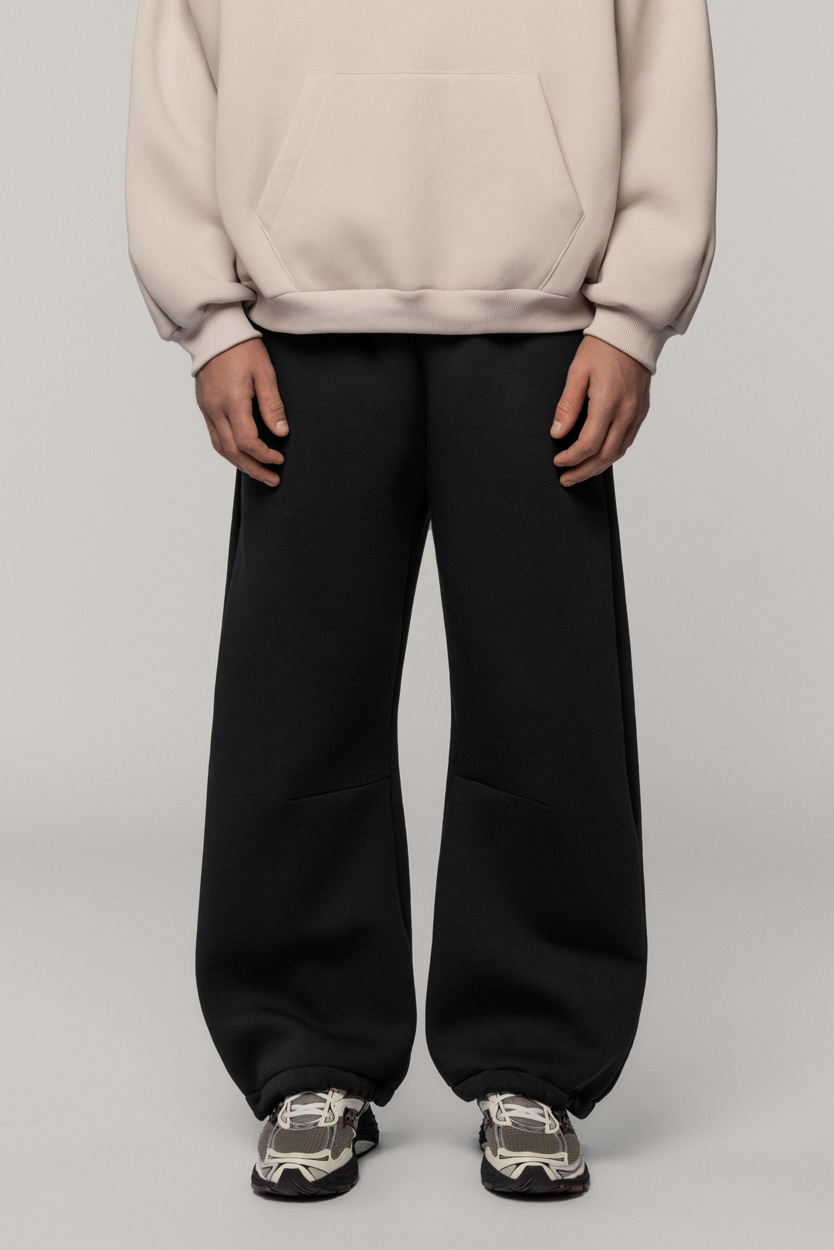 Arrow Logo Sweatpants Black