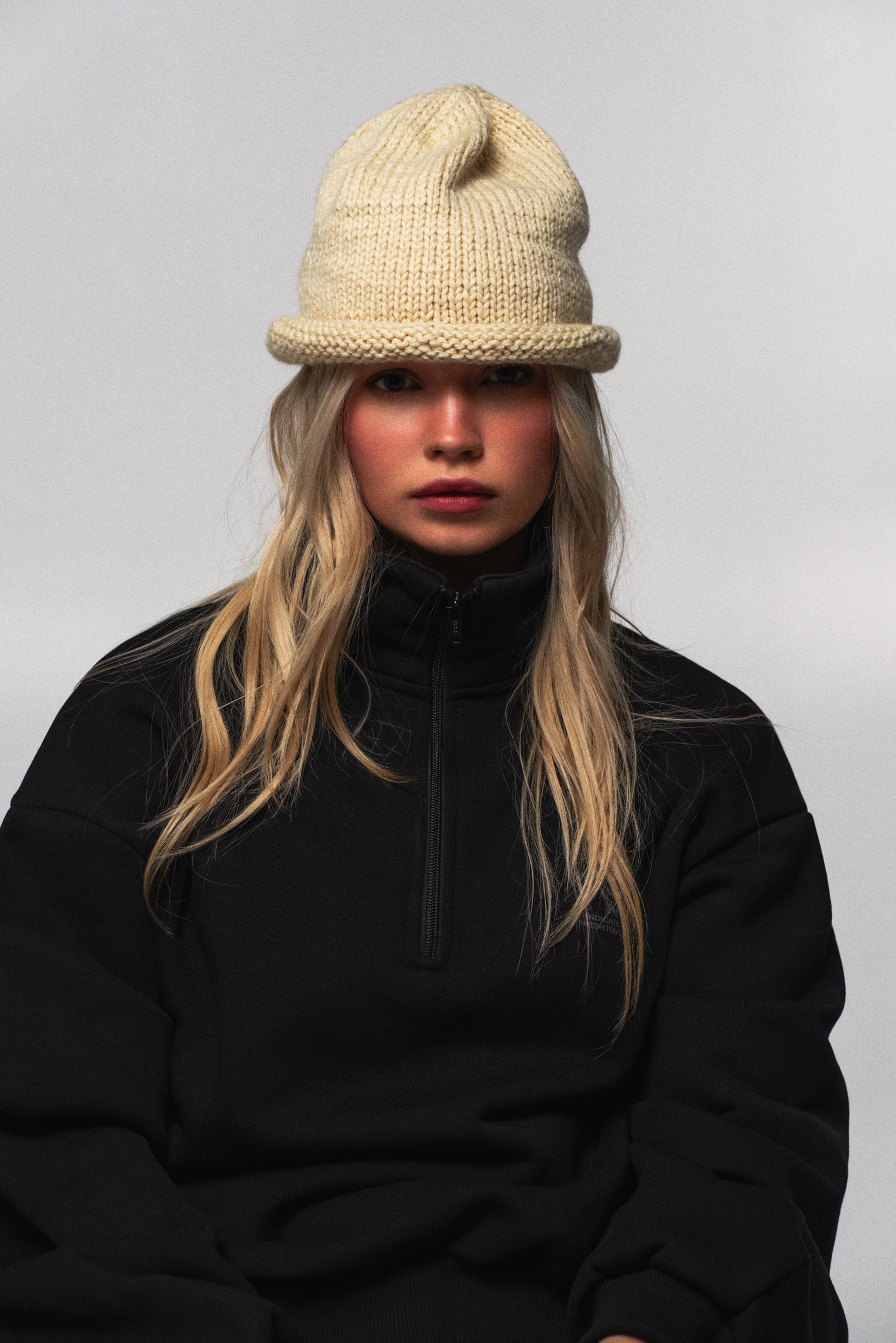 Вовняна Шапка Ручної В'язки Молочна