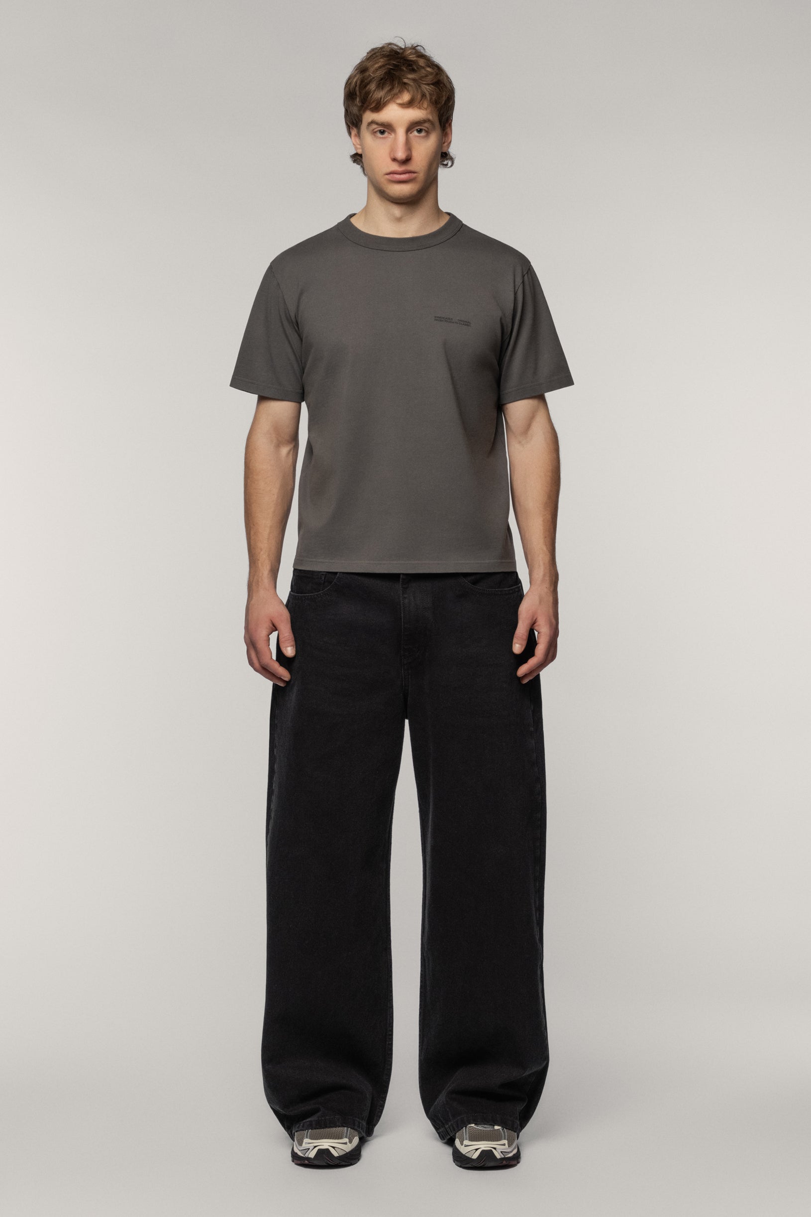 Попелова класична футболка з логотипом