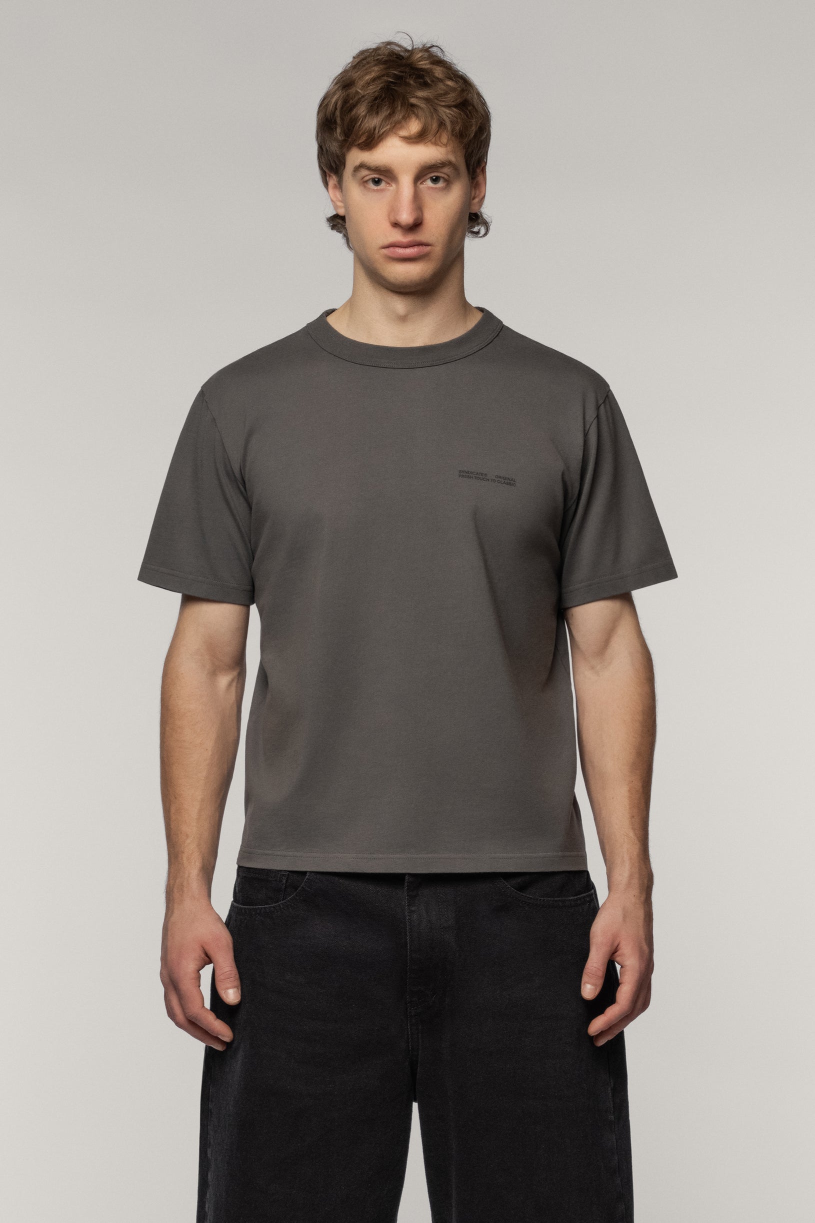 Попелова класична футболка з логотипом