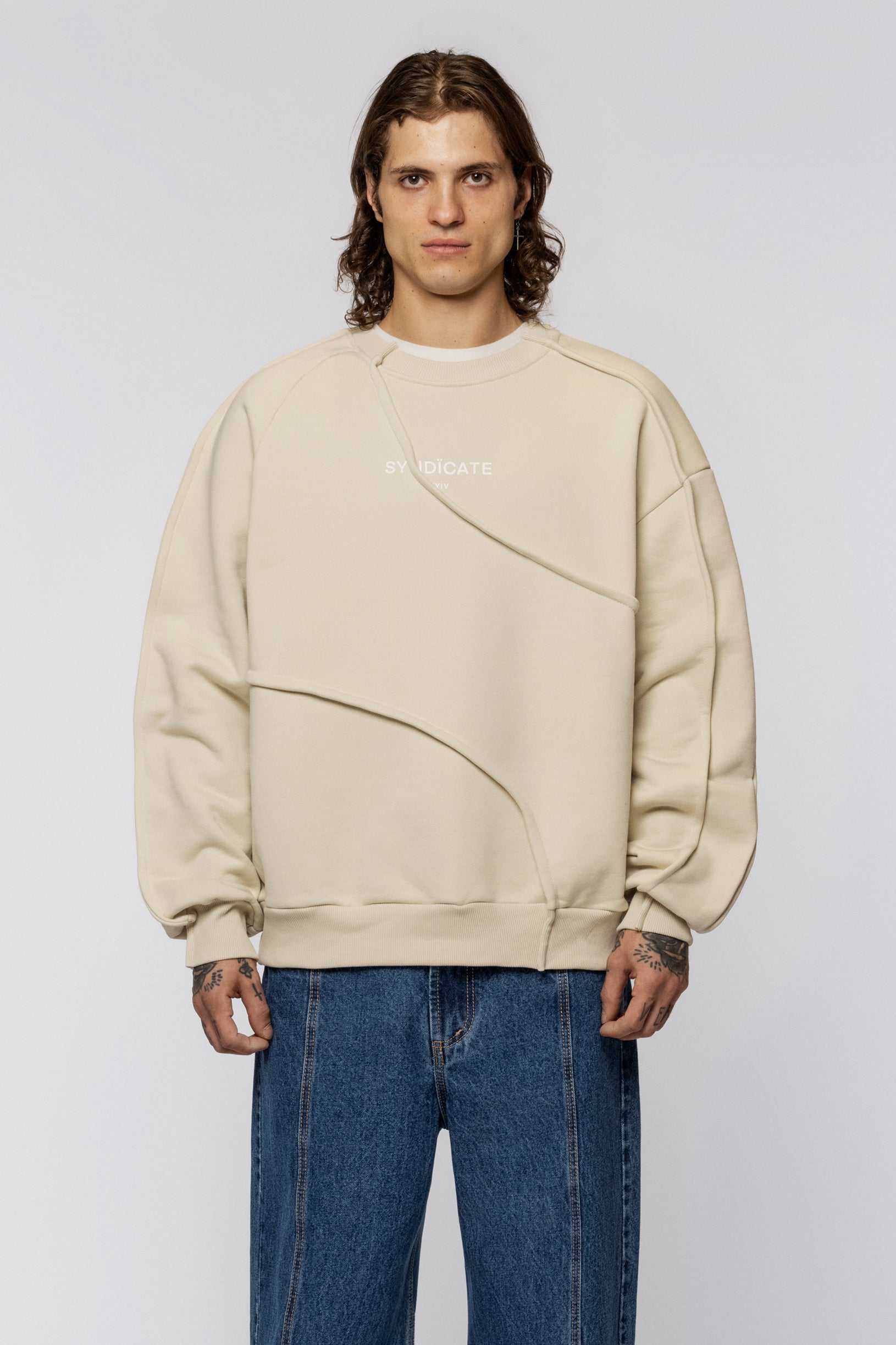 Sweatshirt Folds Bone