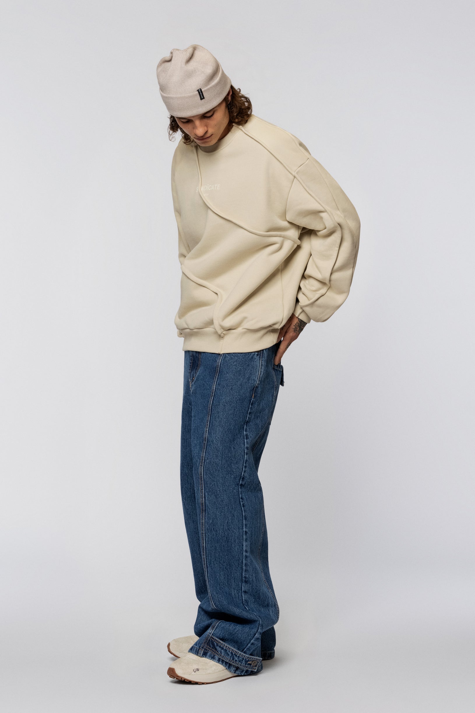 Sweatshirt Folds Bone