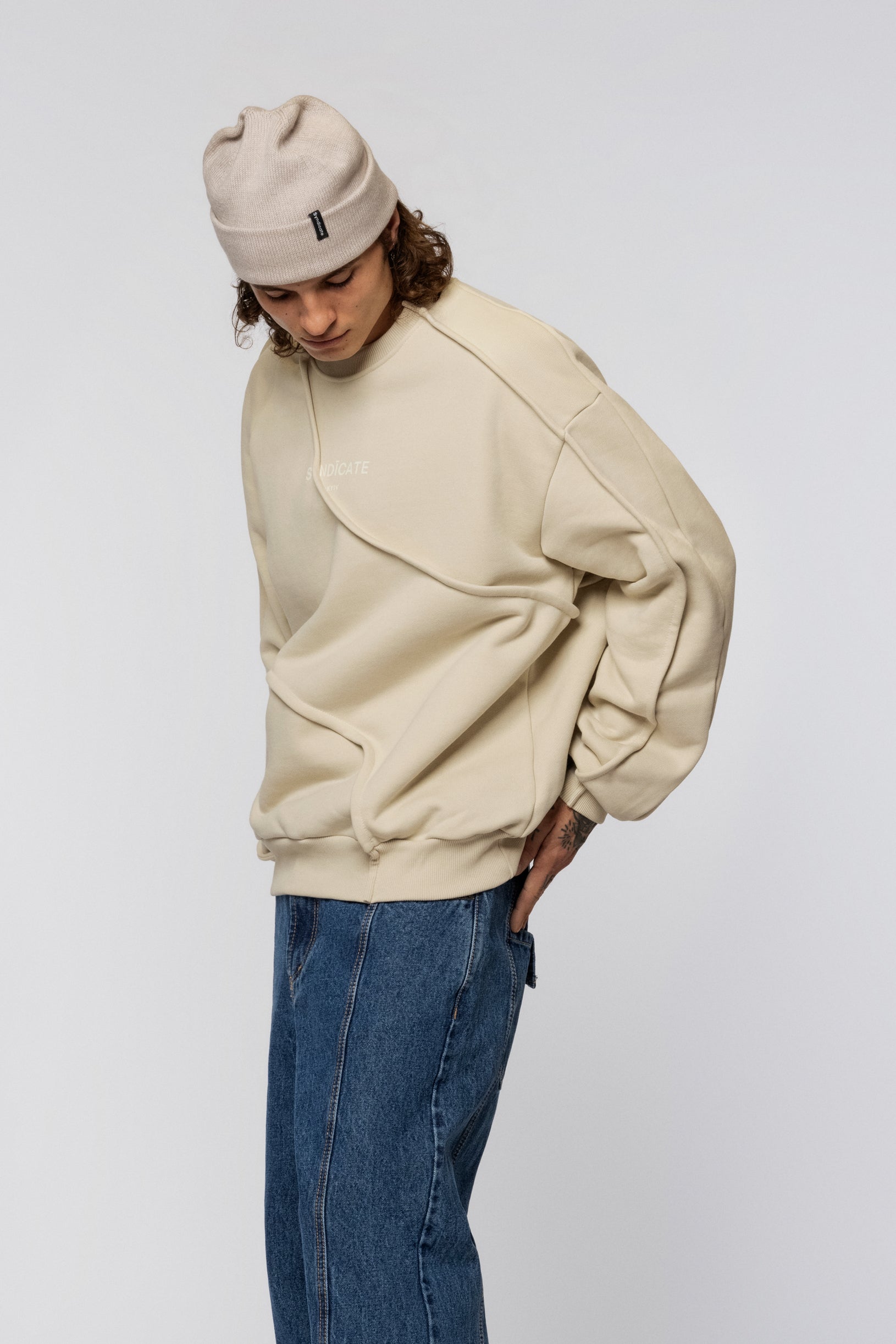 Sweatshirt Folds Bone