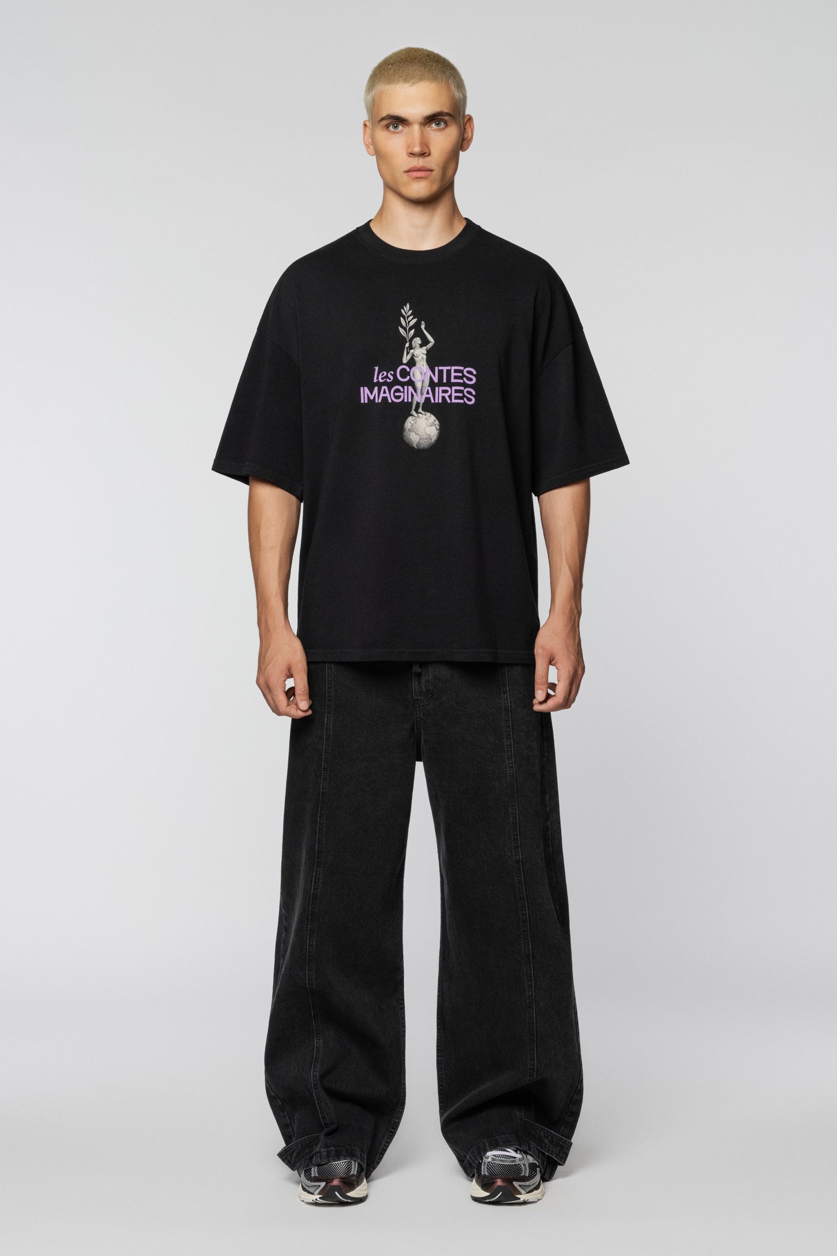 Футболка чорна oversize з принтом WAONE