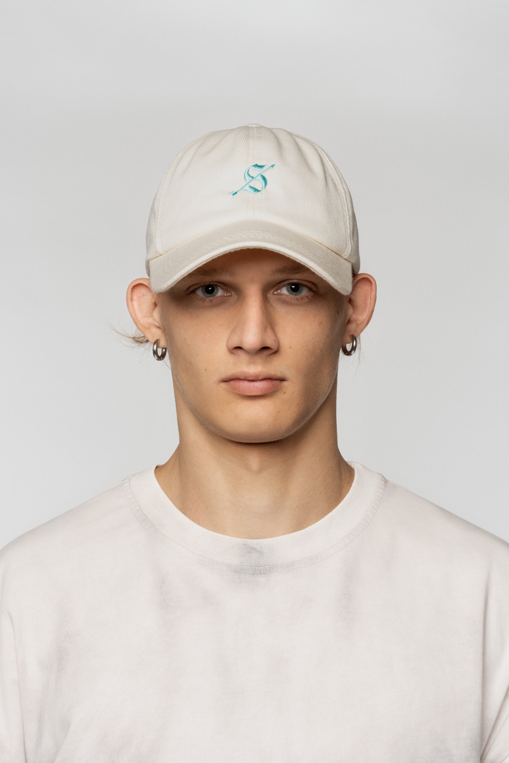 Ivory Arrow cap with logo, 100% cotton