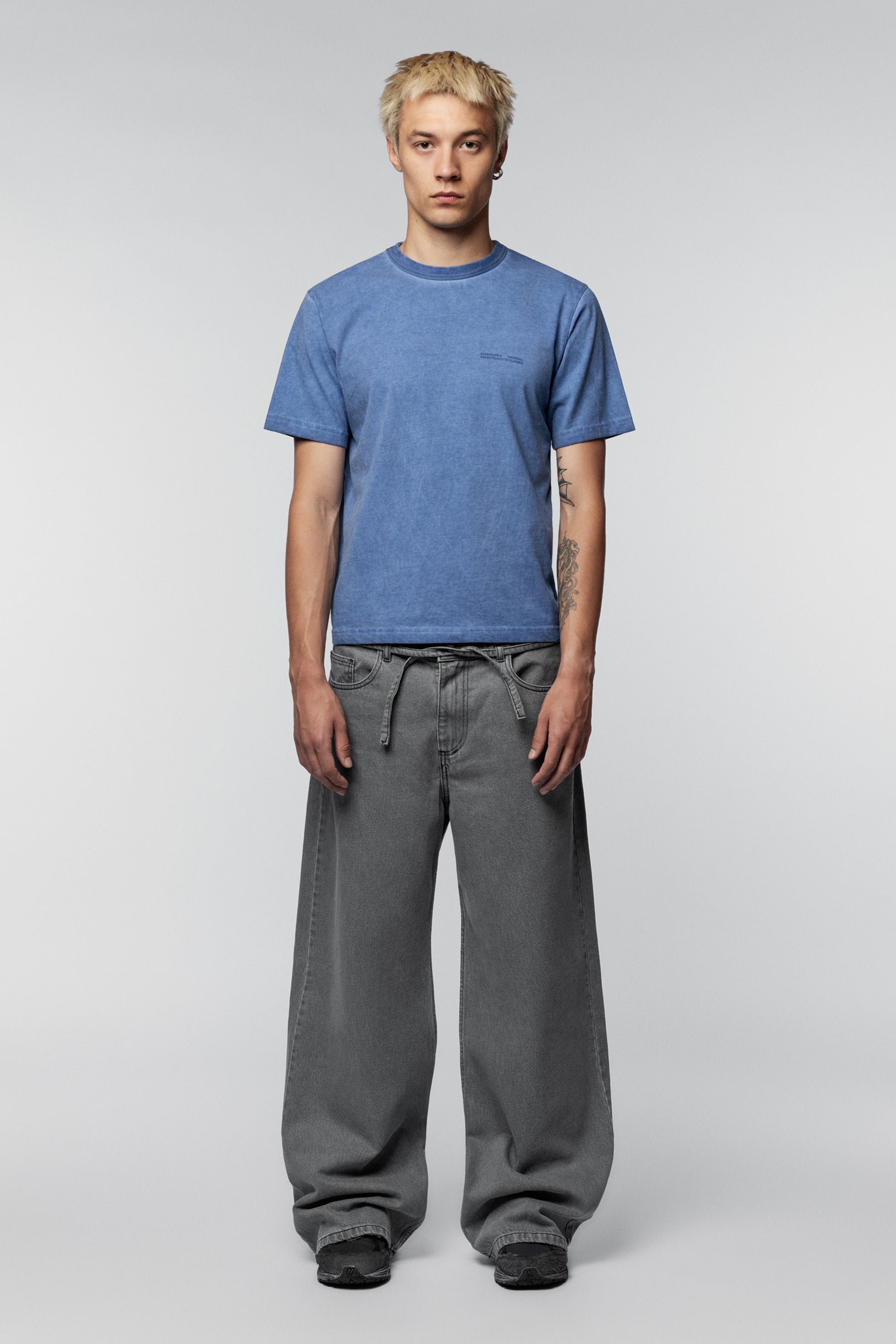 Світло-синя Фарбована Класична Футболка