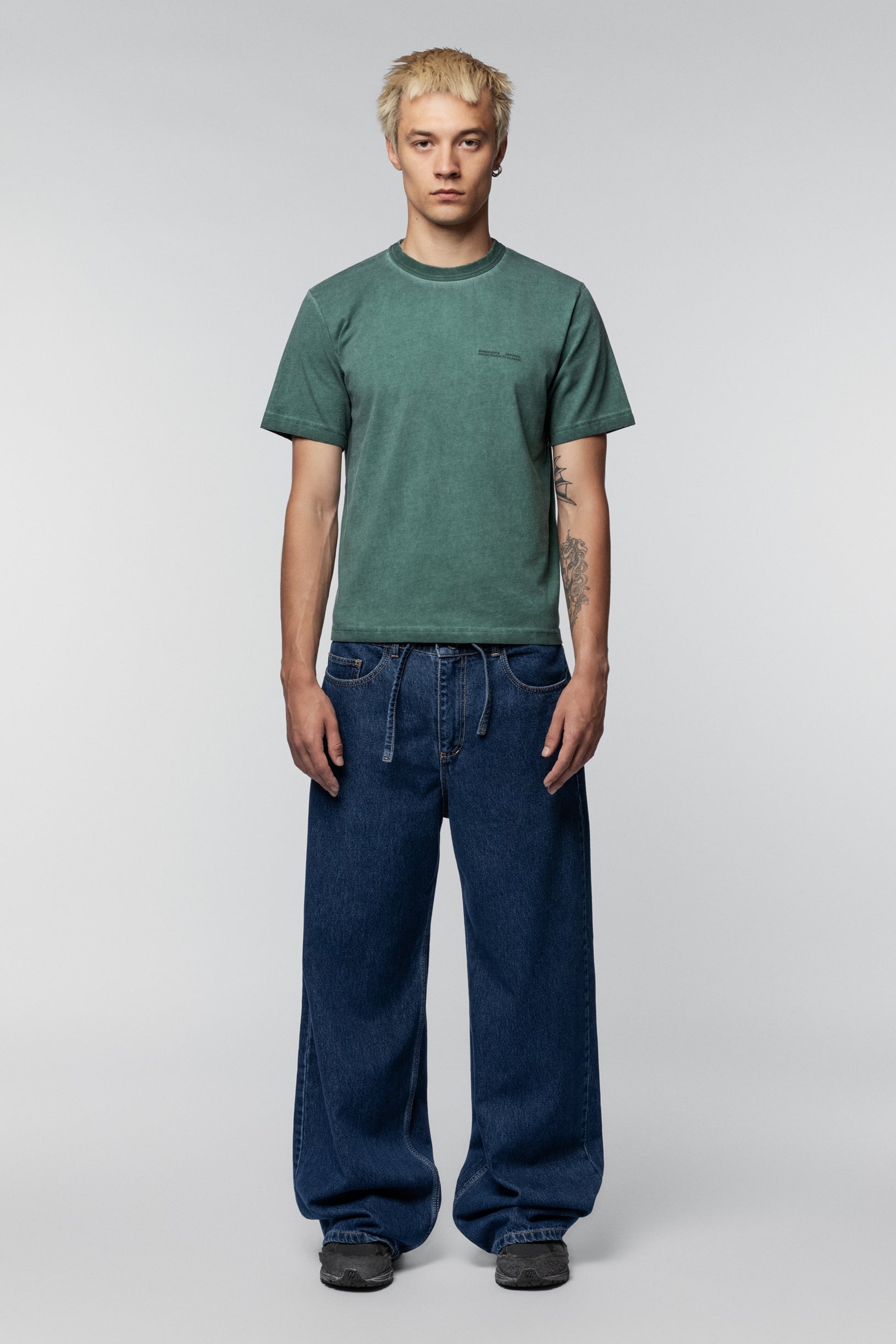 Зелена Фарбована Класична Футболка