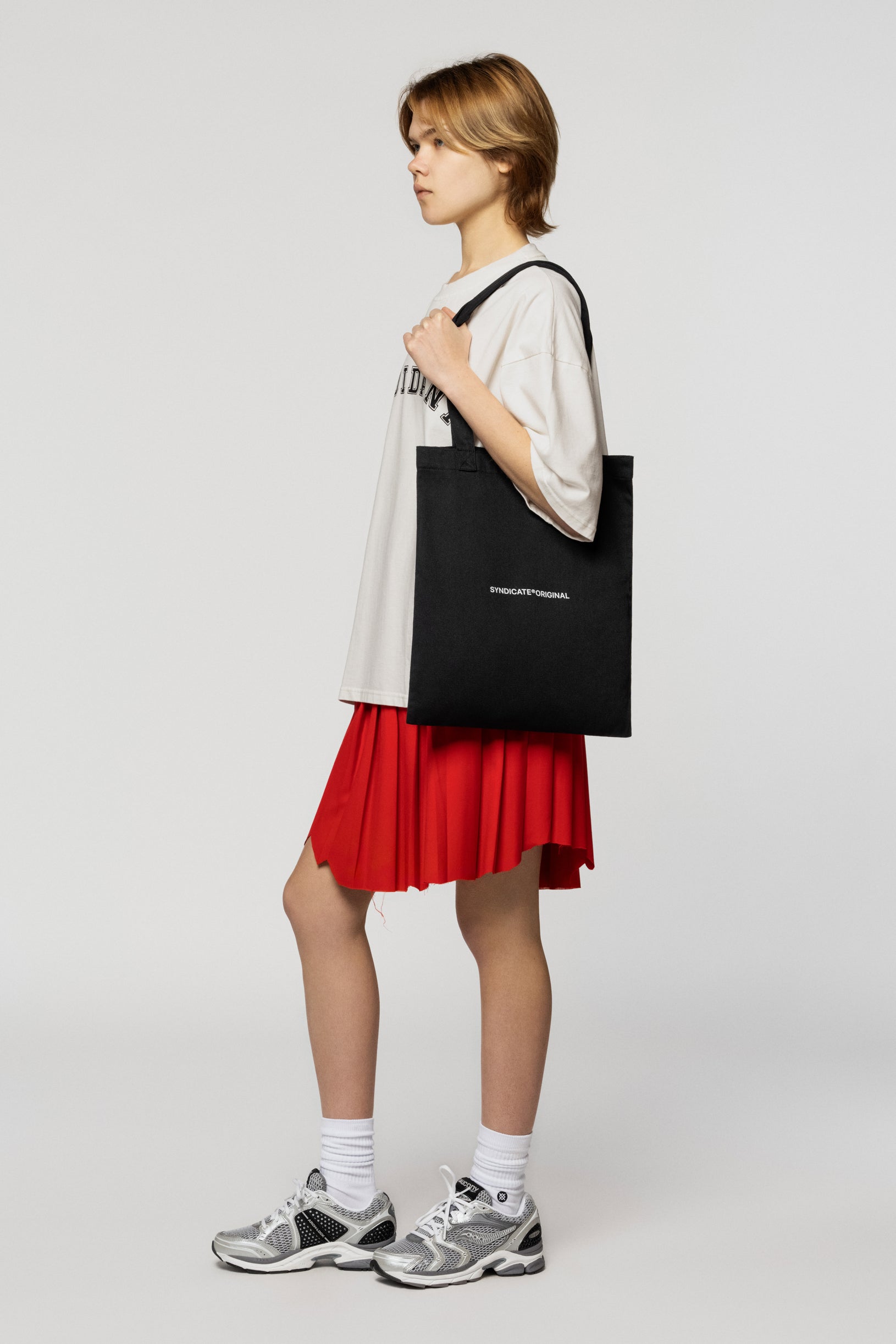 Black cotton shopper bag with the SYNDICATE logo