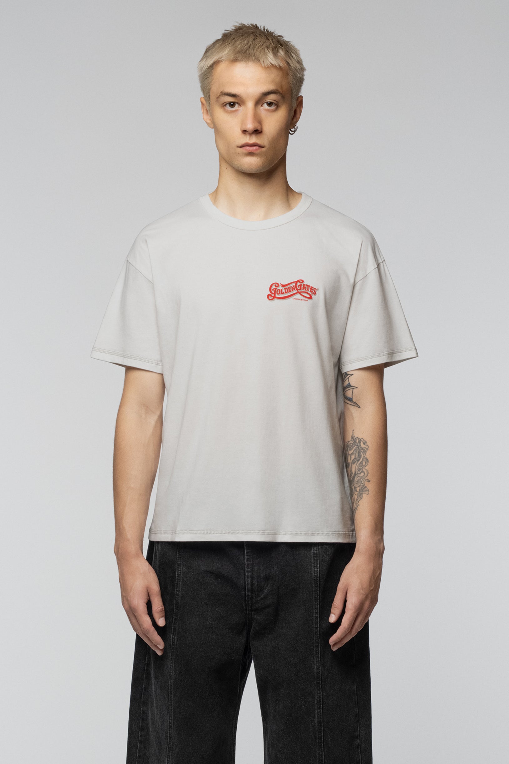 Біла Оверсайз Футболка Golden Gates