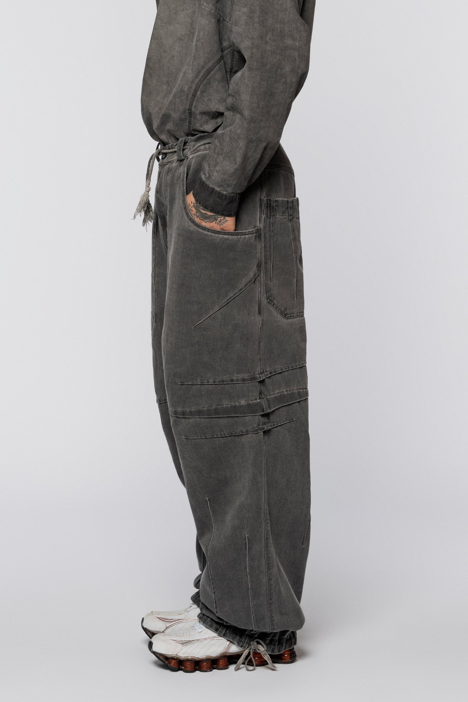 Denim Trousers Folds Grey Old Dyed