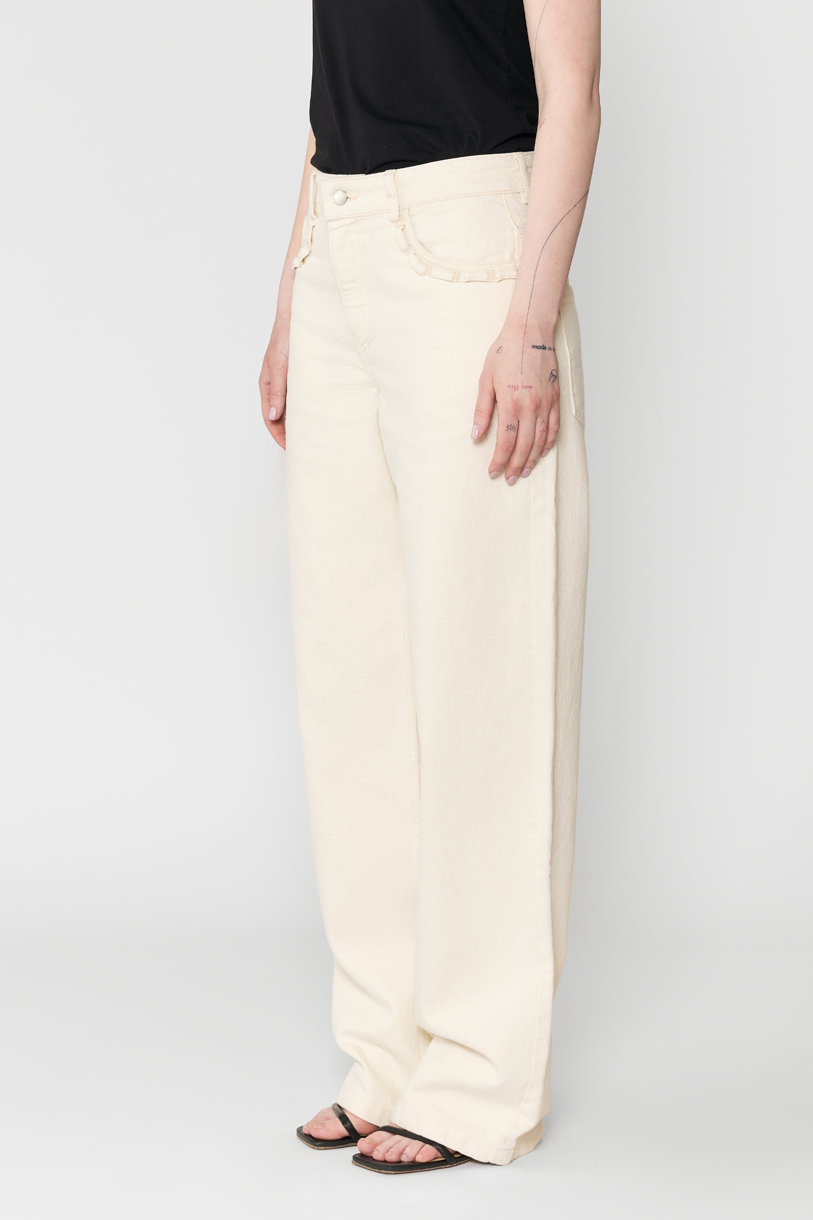 Woman Straight Fit Jeans Ivory