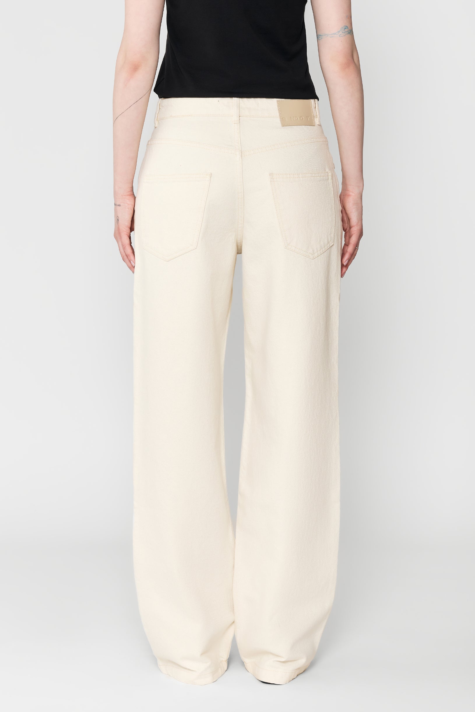 Woman Straight Fit Jeans Ivory