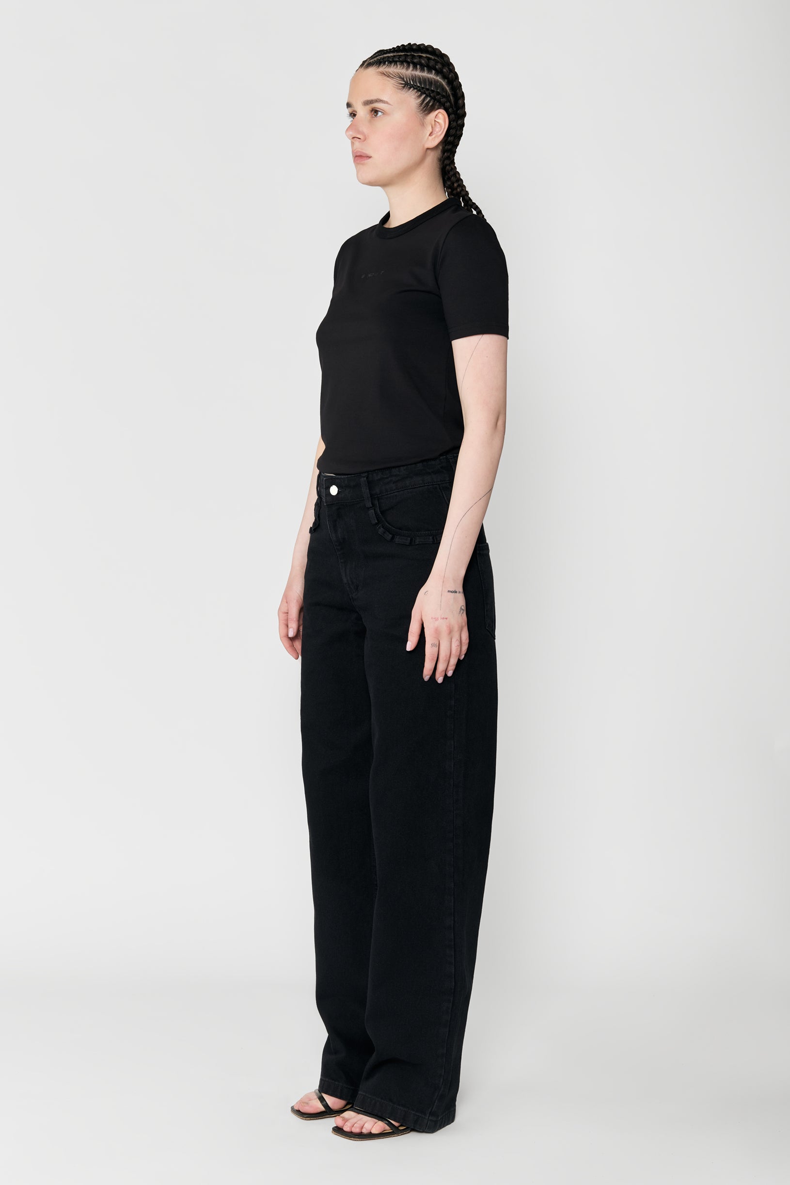 Woman Straight Fit Jeans Black