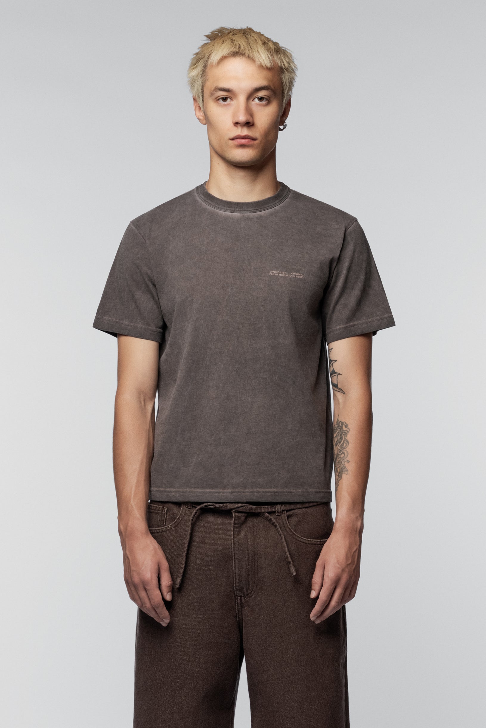 Коричнева Фарбована Класична Футболка