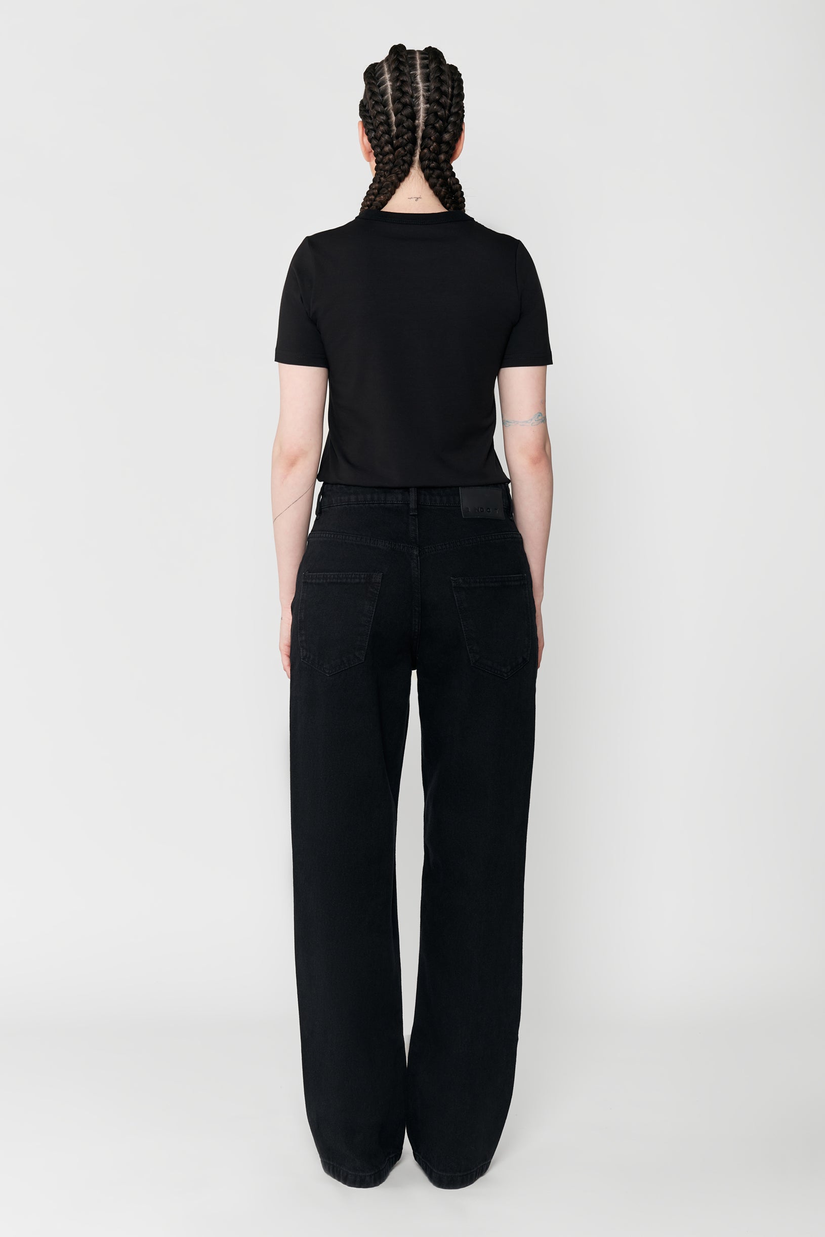 Woman Straight Fit Jeans Black