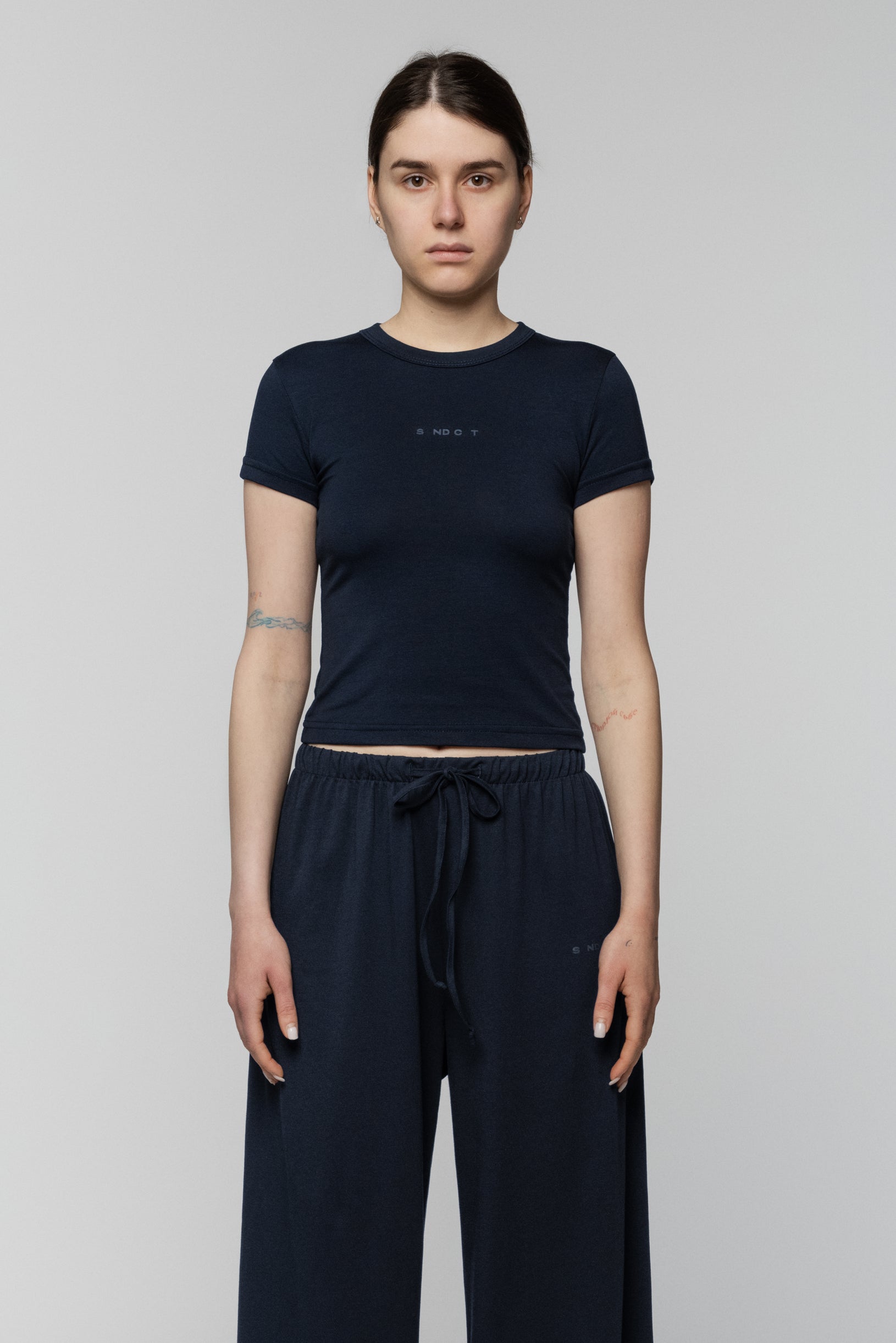 Футболка приталена синя